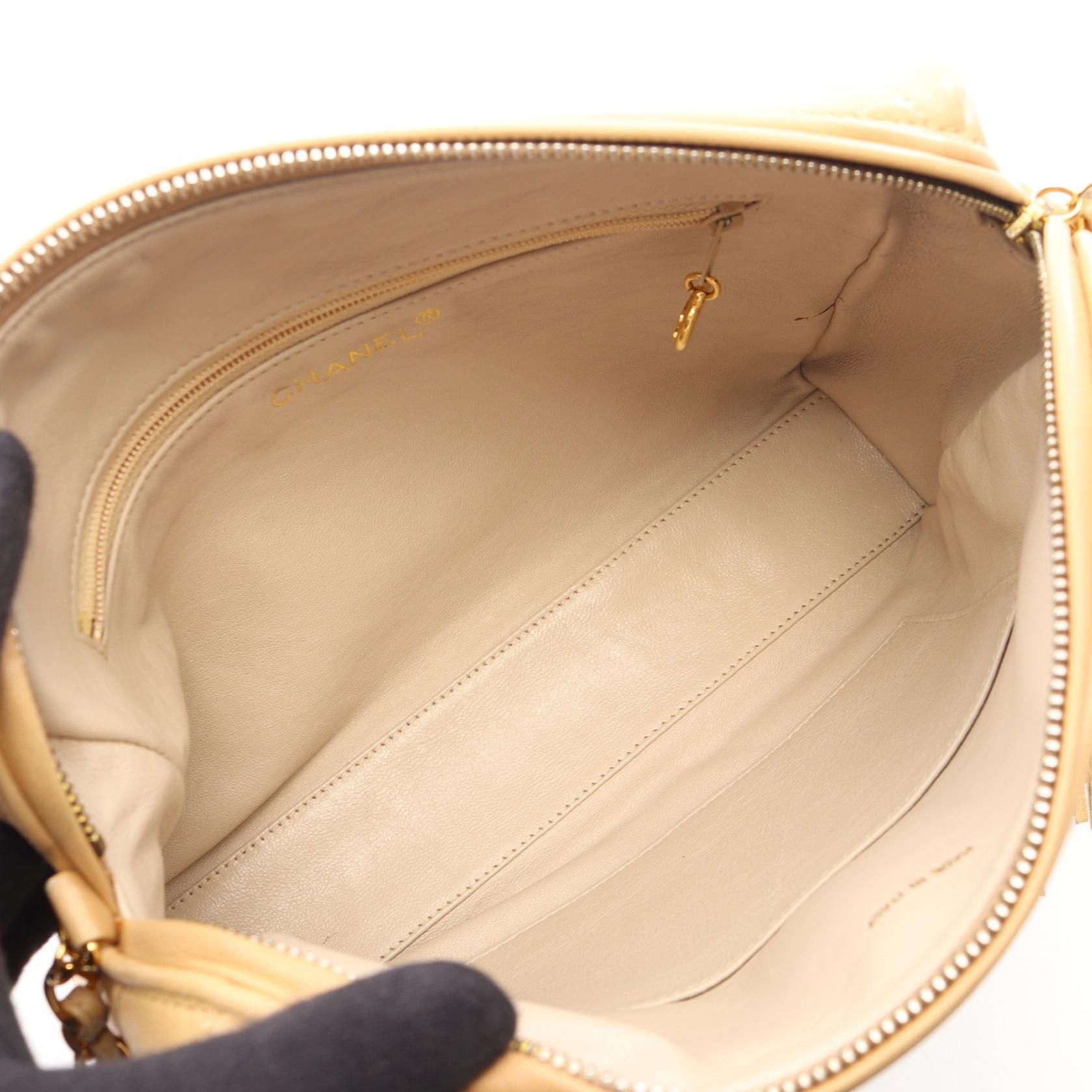 Beige Matelasse Tassel Shoulder Bag Lambskin (sheep Leather) — view 3