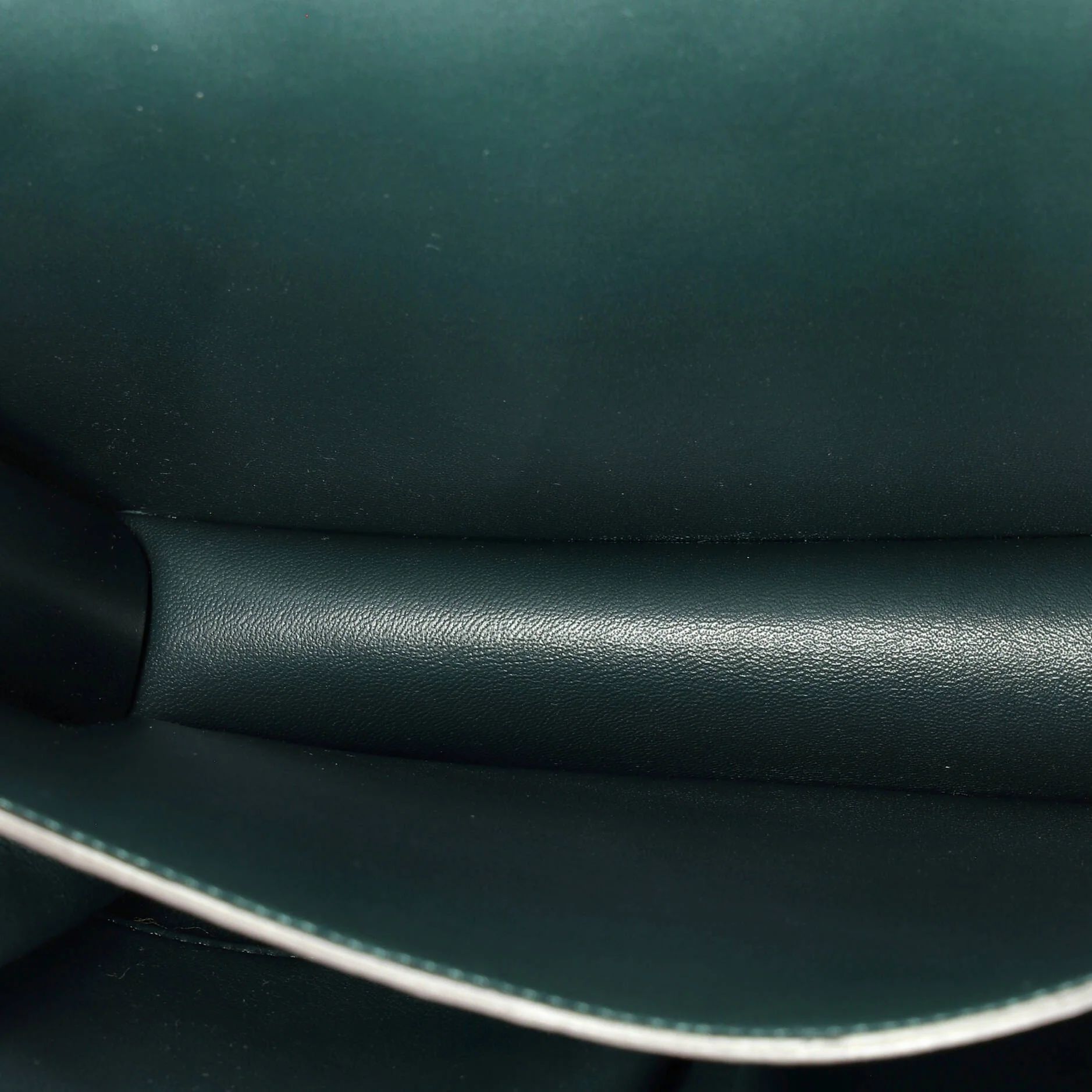 Classic Box Bag Smooth Leather Medium — view 5