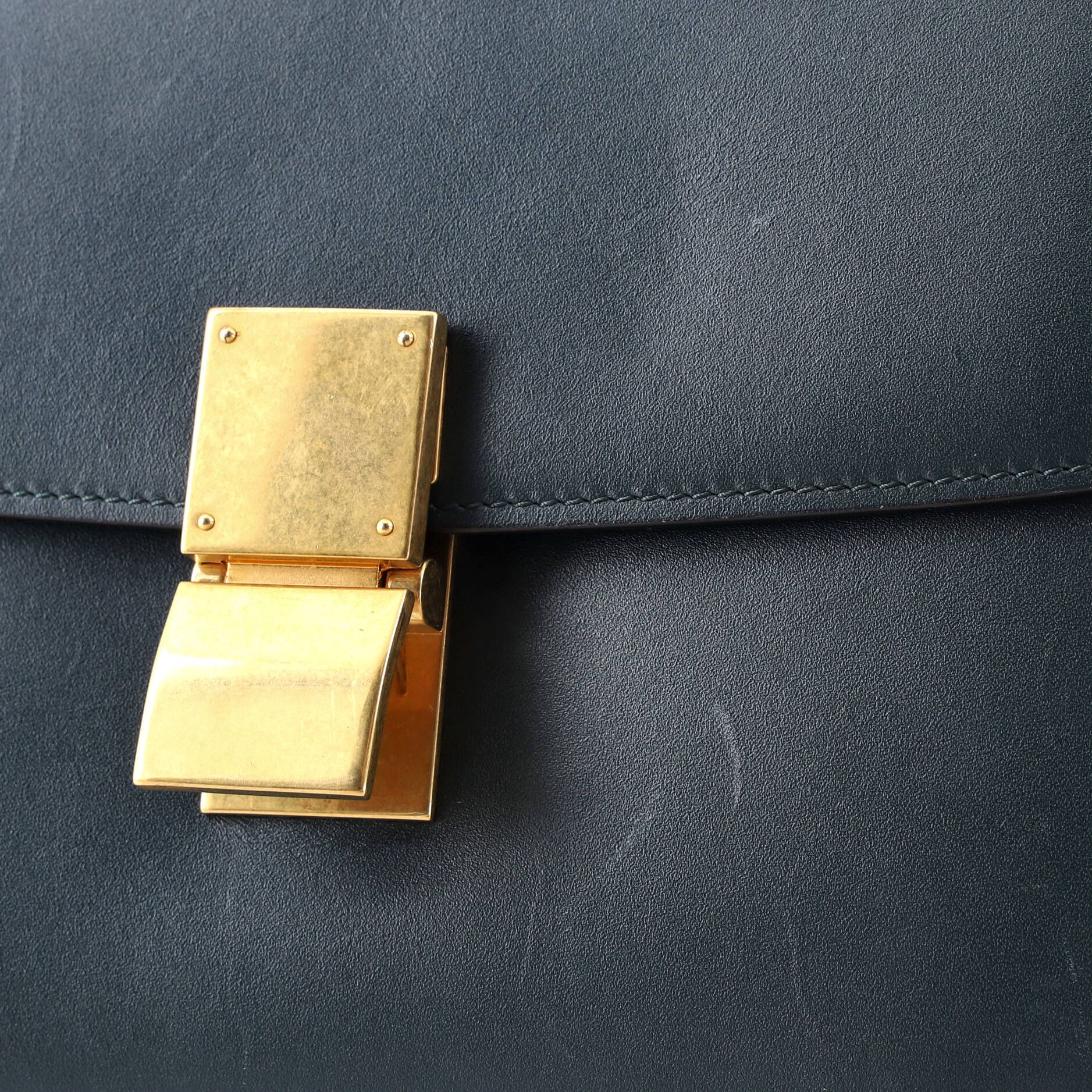 Classic Box Bag Smooth Leather Medium — view 6
