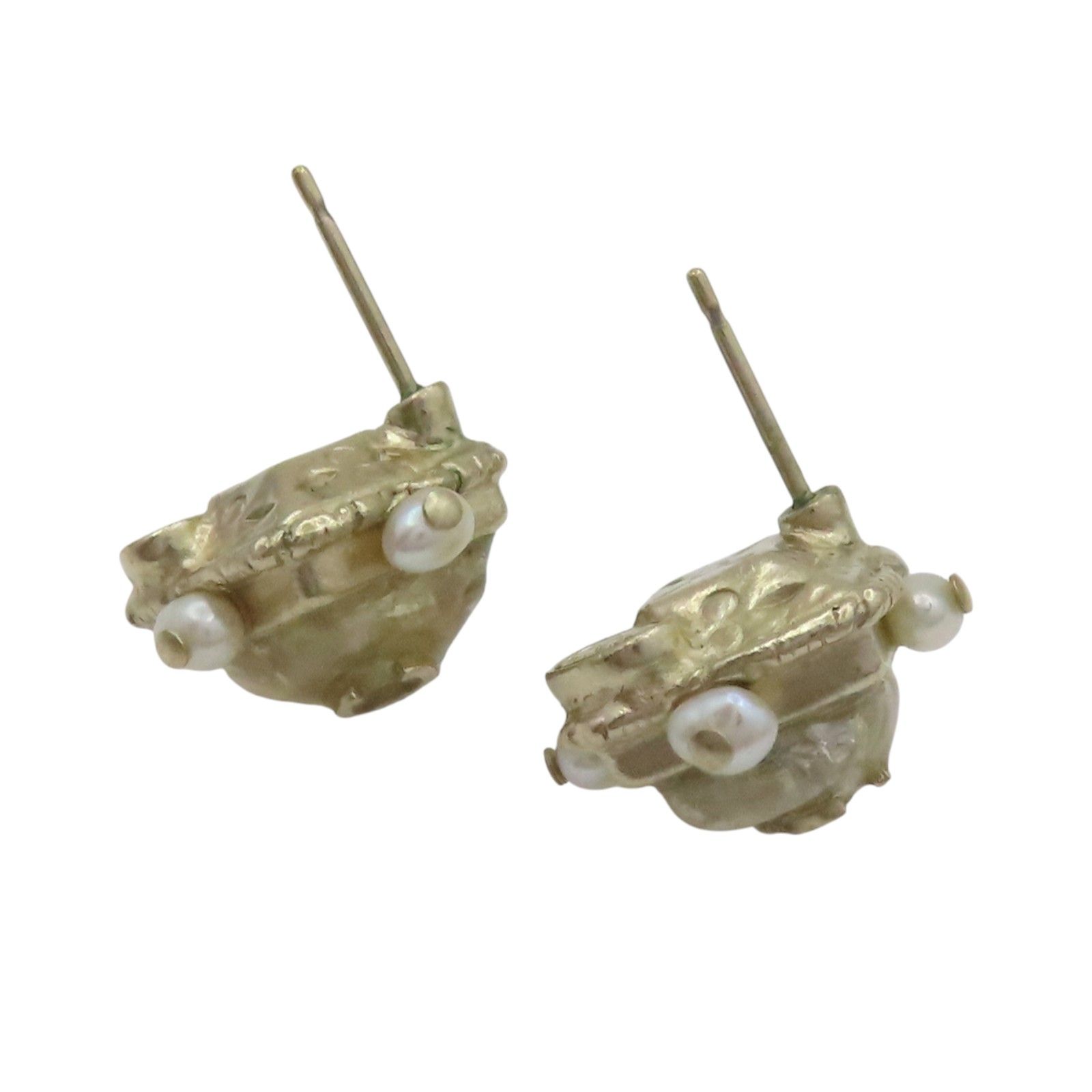 Pearl and Resin CC Logo Pierced Earrings A16 — view 3