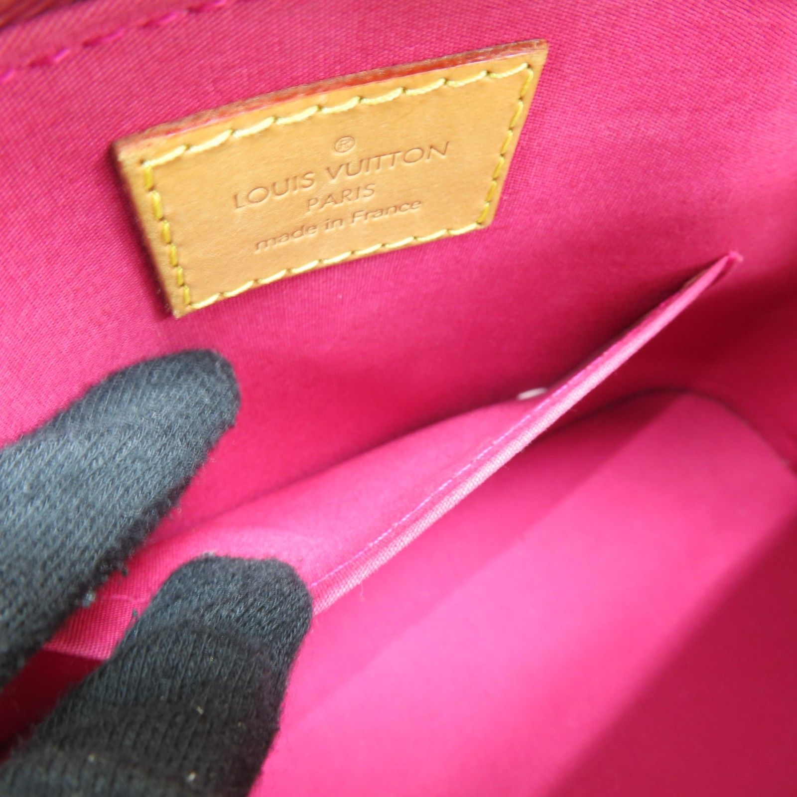 Alma Bb Shoulder Handbag Vernis Red M 91771 — view 5