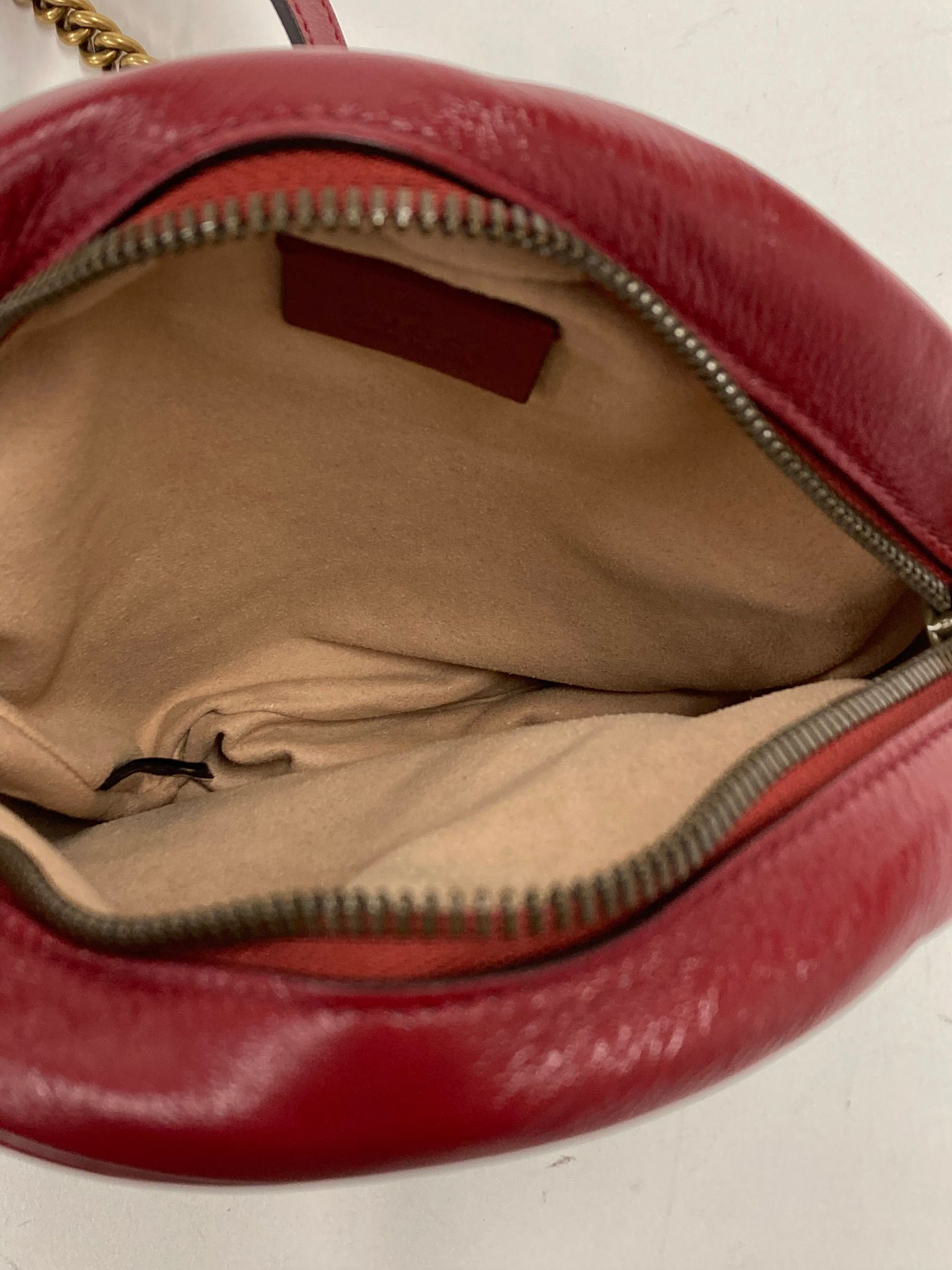 Mini GG Marmont Round Crossbody, Matelasse Heart — view 2
