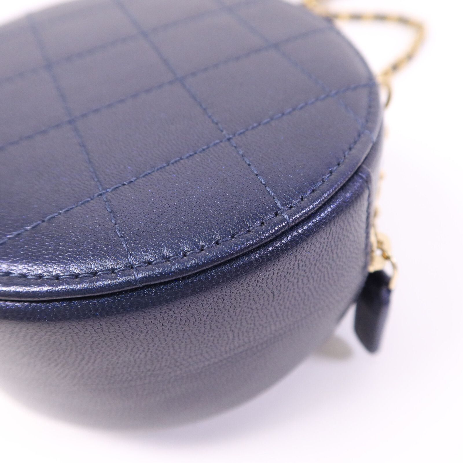 Blue Quilted Lambskin Chic Pearls Round Clutch w/Chain — view 13