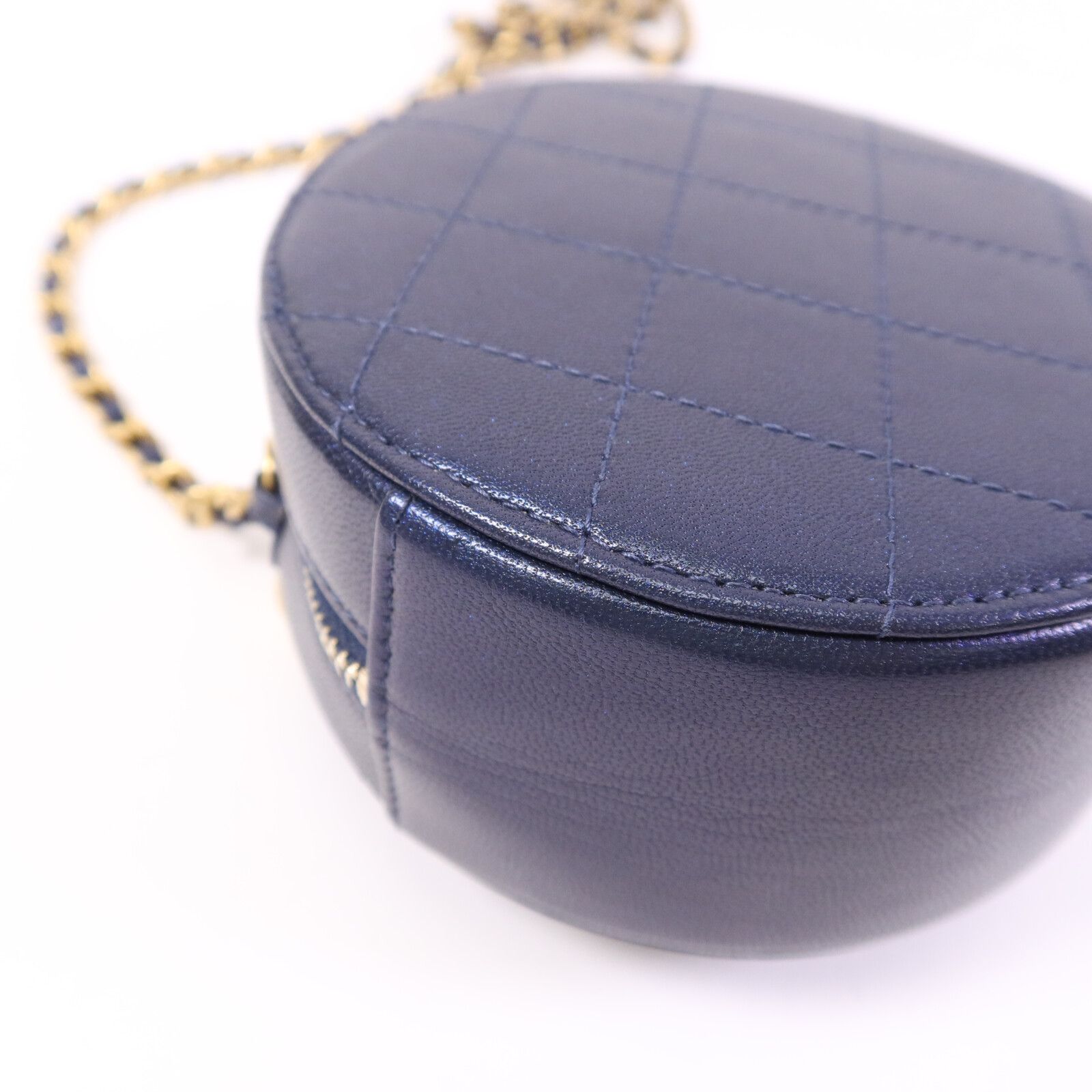 Blue Quilted Lambskin Chic Pearls Round Clutch w/Chain — view 14