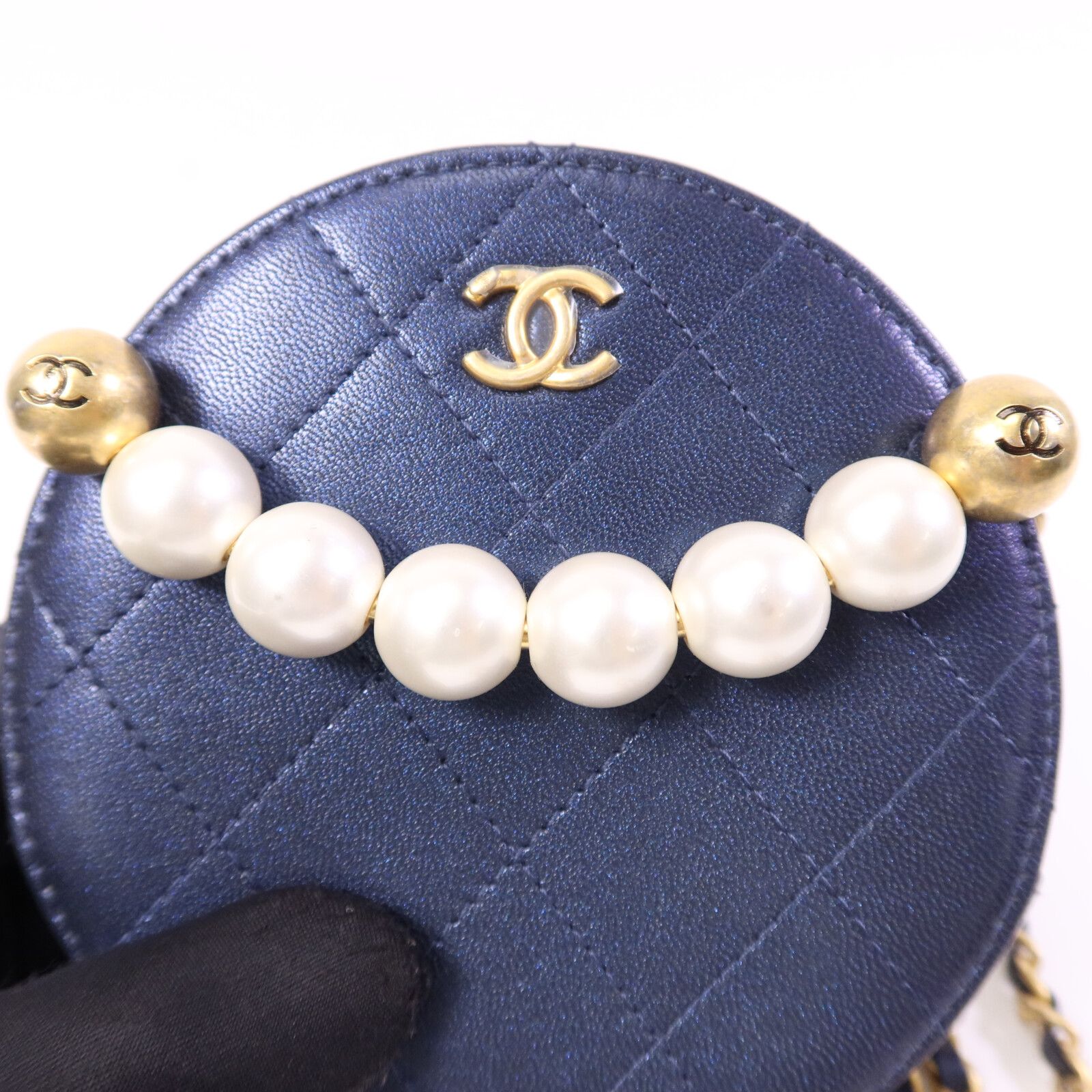 Blue Quilted Lambskin Chic Pearls Round Clutch w/Chain — view 15