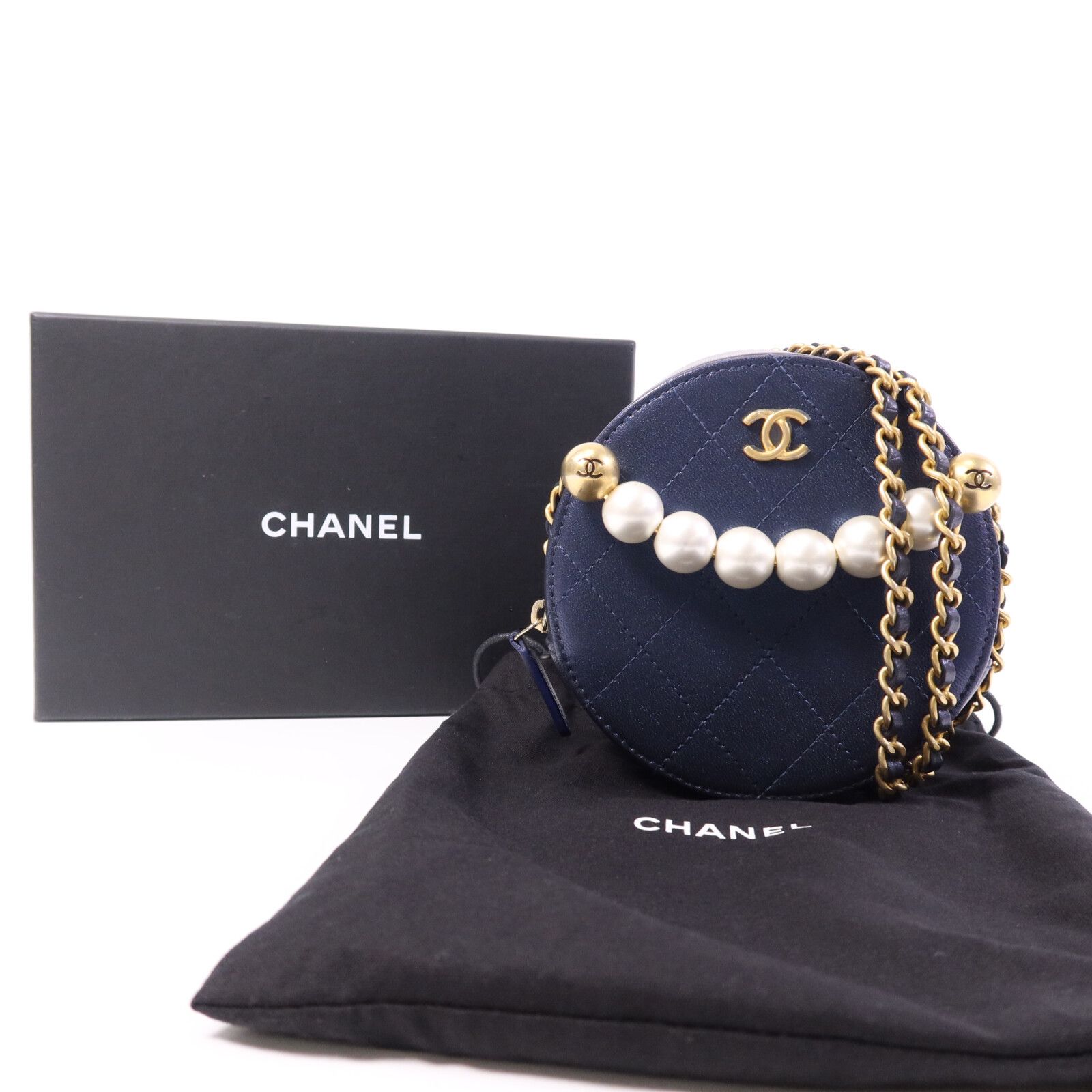 Blue Quilted Lambskin Chic Pearls Round Clutch w/Chain — view 10