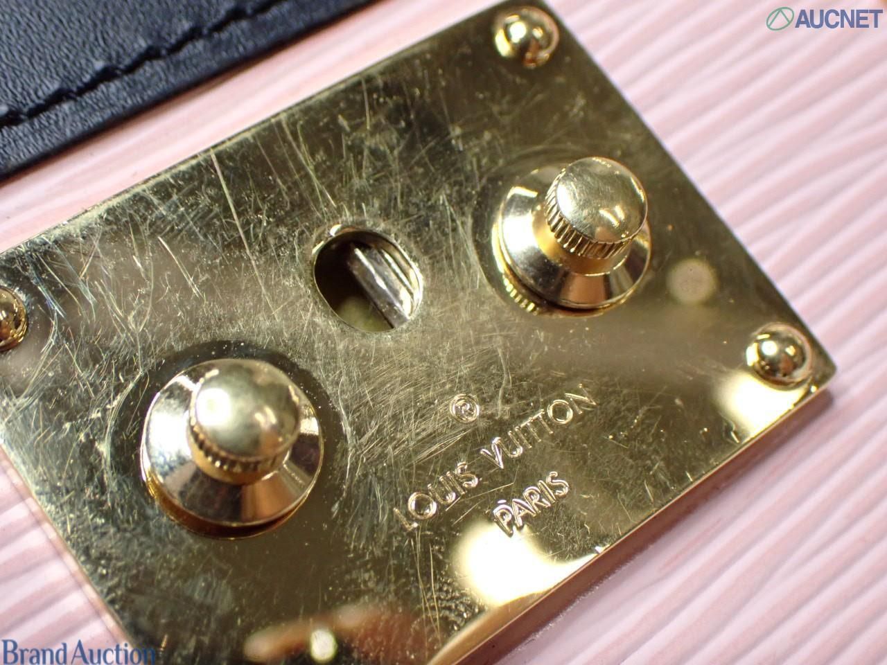 Epi Trunk Clutch Rose Ballerine — view 9