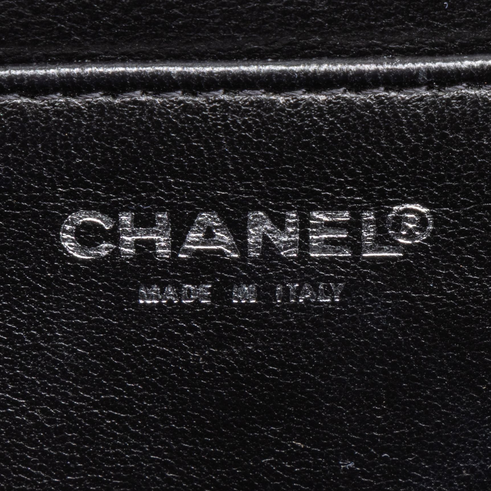 Ltd. Ed. Just A Drop Of No. 5 Clutch  Patent Leather — view 8