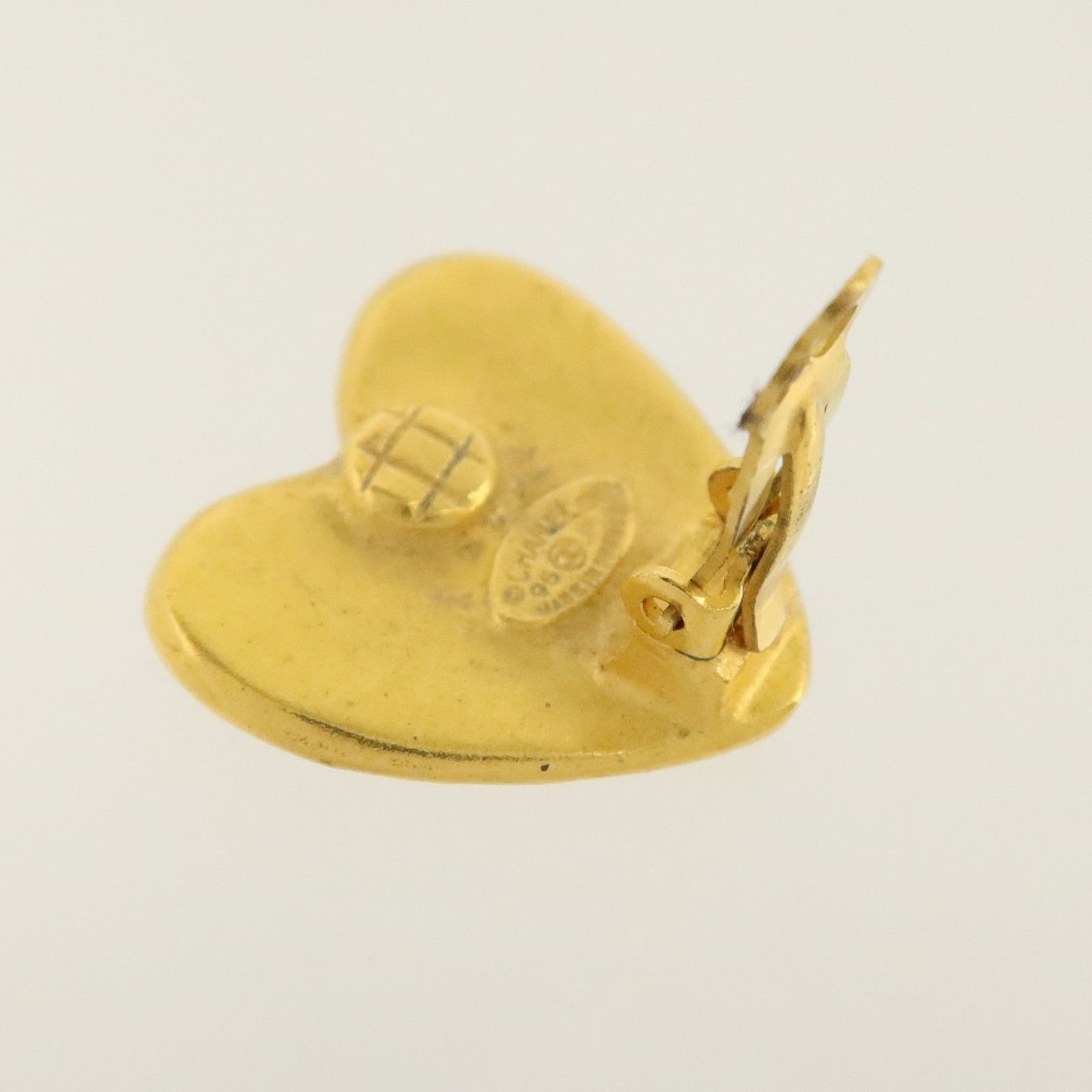 Vintage Heart Clip-On Earrings 95P — view 5