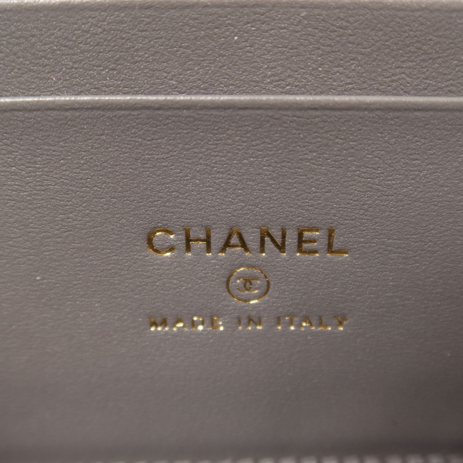 Classic Top Handle Quilted Lambskin Vanity Case with Chain — view 6