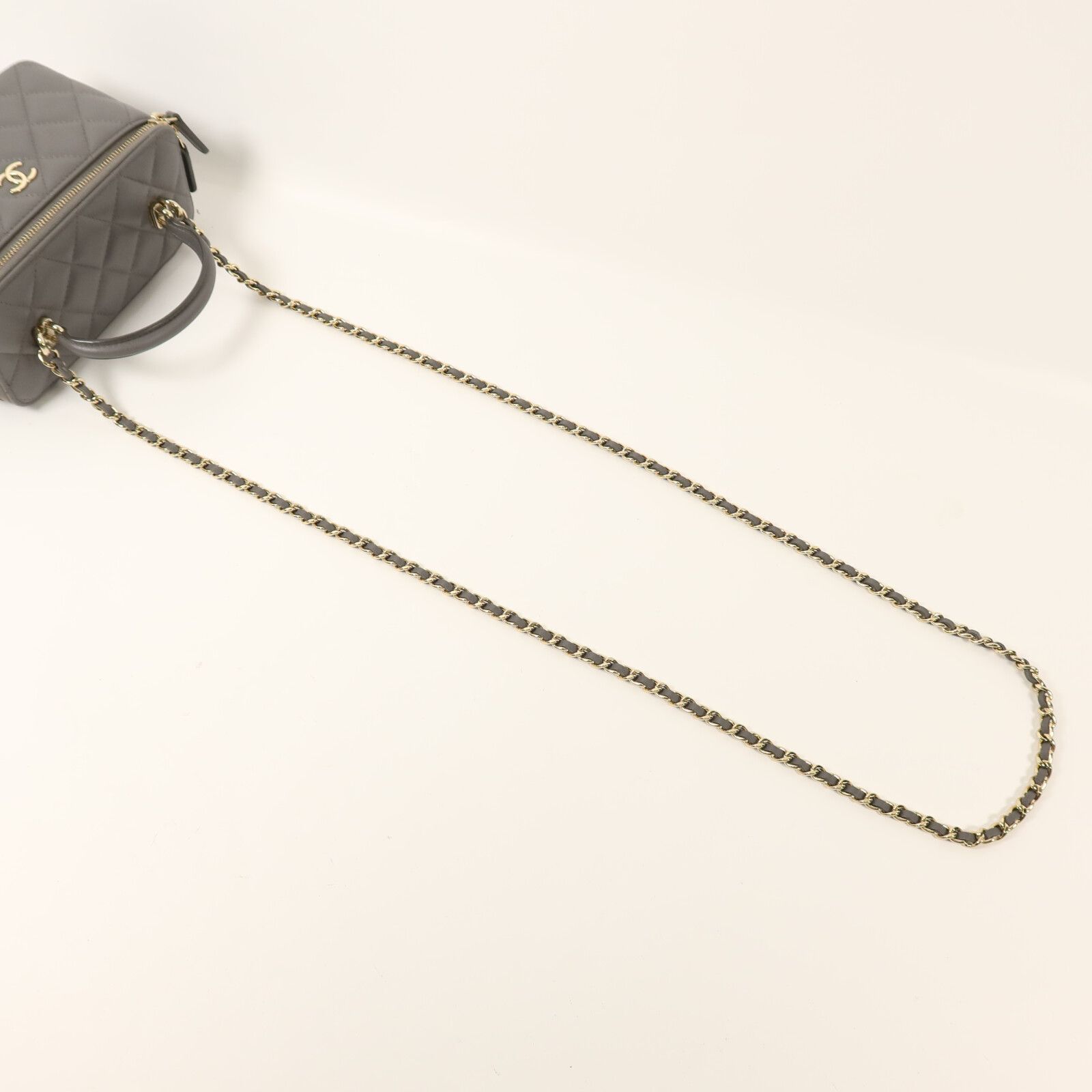 Classic Top Handle Quilted Lambskin Vanity Case with Chain — view 8