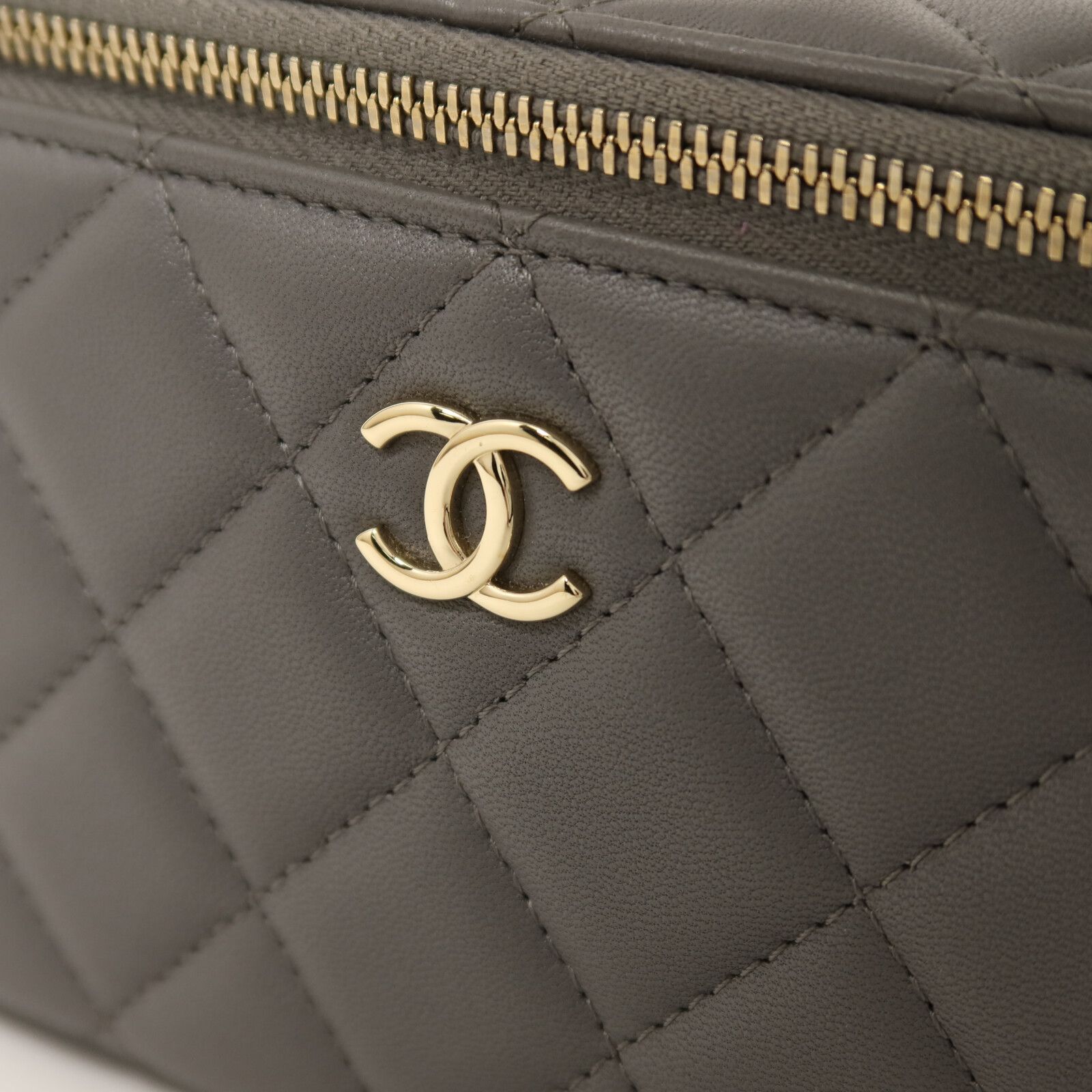 Classic Top Handle Quilted Lambskin Vanity Case with Chain — view 10