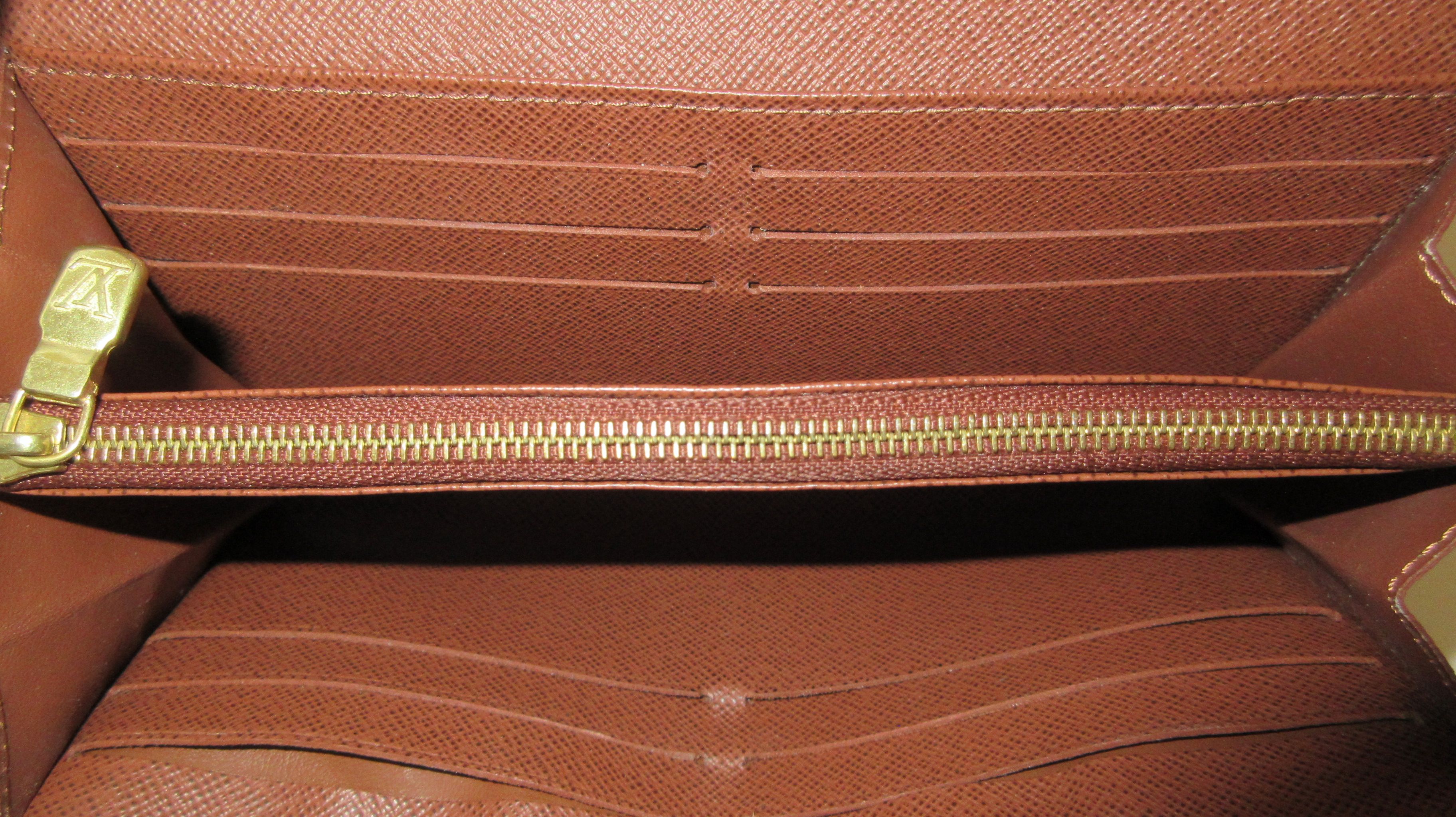Monogram Sarah Wallet Couquelicot — view 10