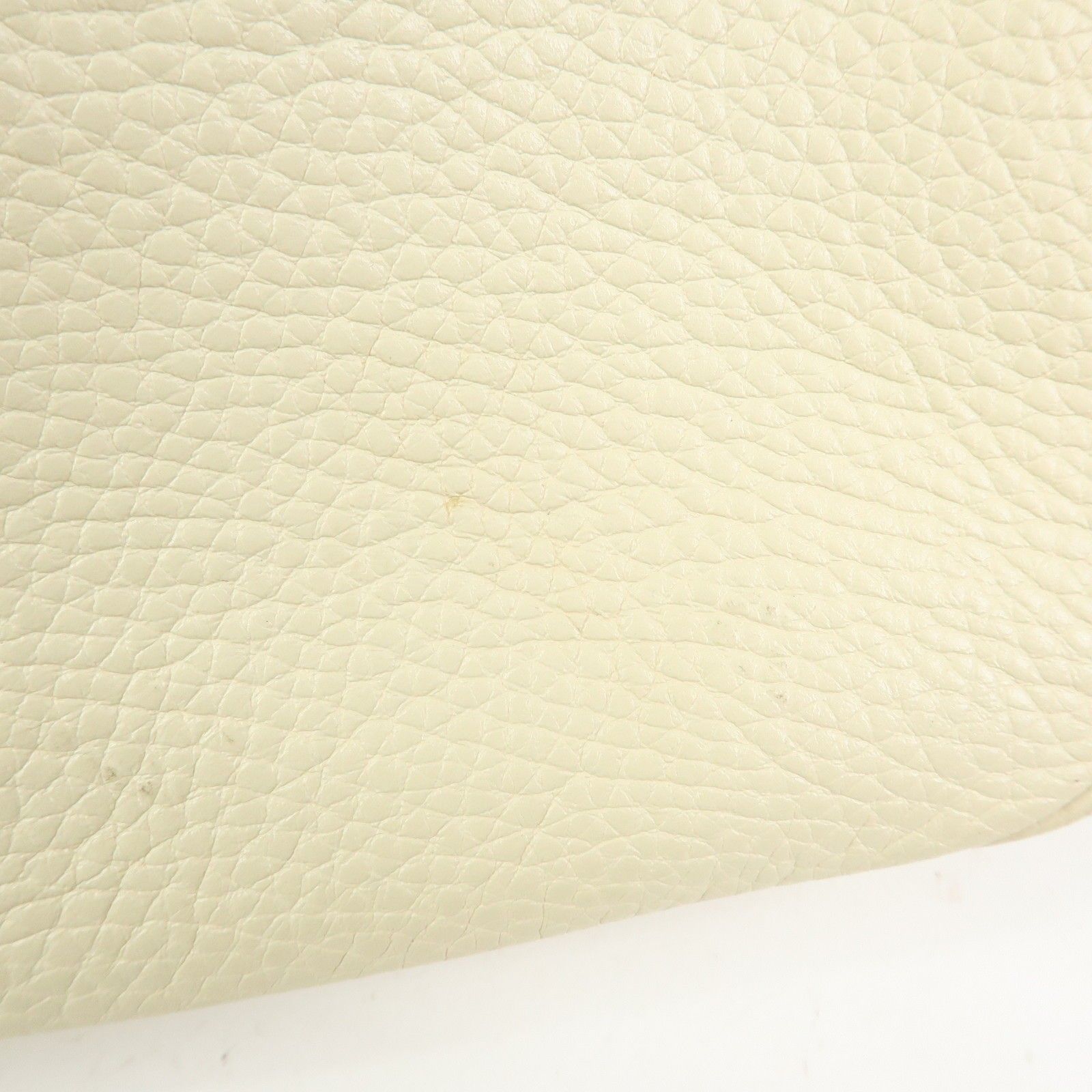 SOHO Interlocking G Leather Chain Shoulder Bag White 536224 — view 16