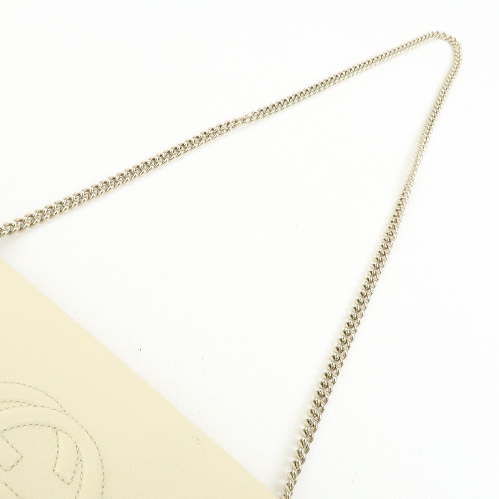 SOHO Interlocking G Leather Chain Shoulder Bag White 536224 — view 6