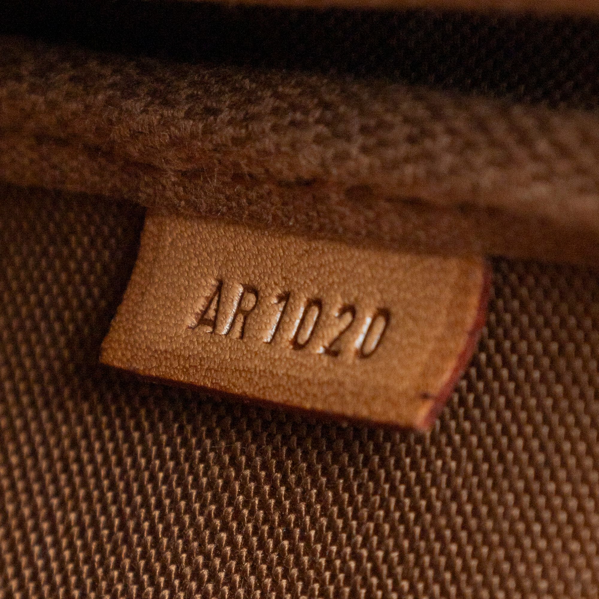 Pochette Accessoires, Monogram — view 10