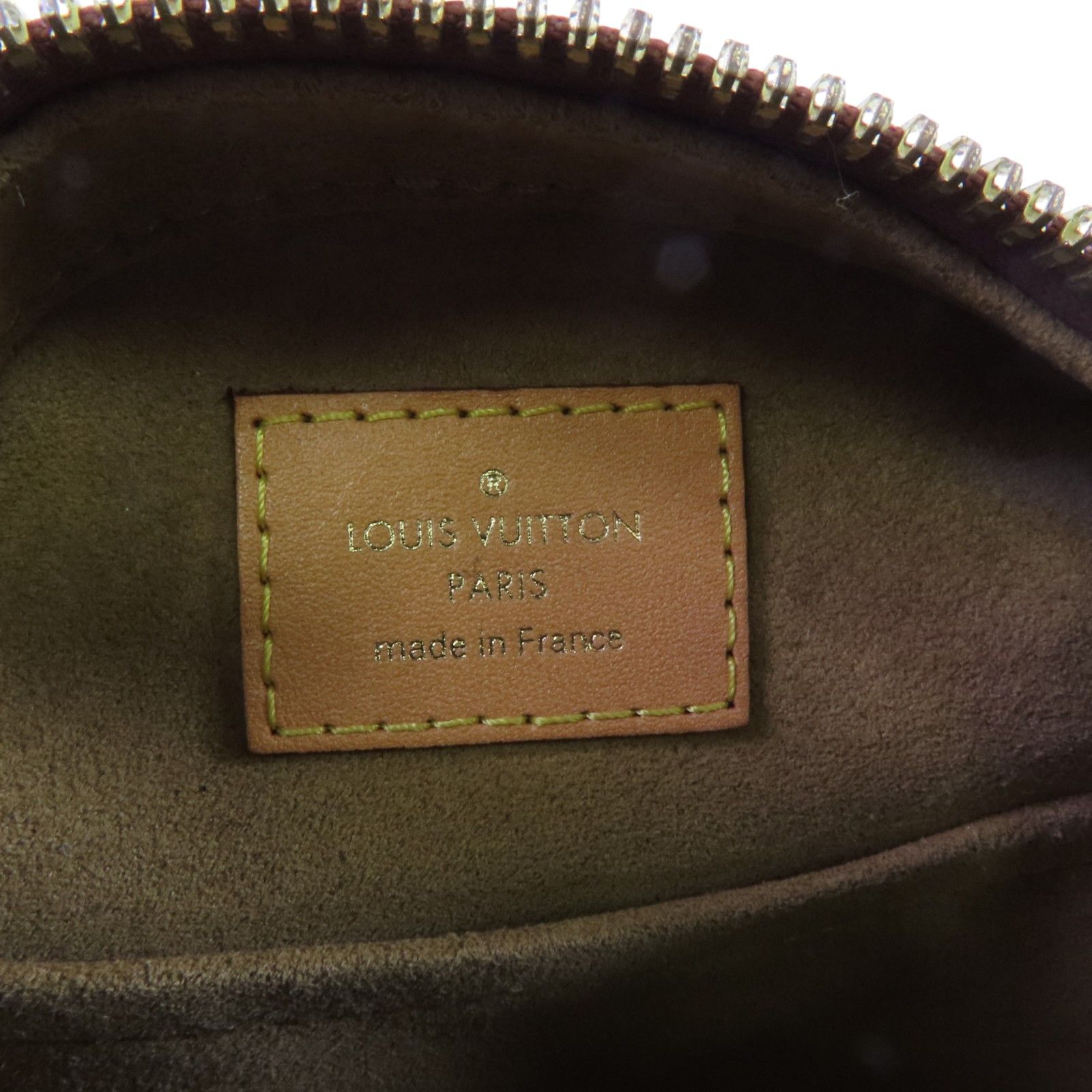 Boite Chapeau Souple PM, Monogram — view 6