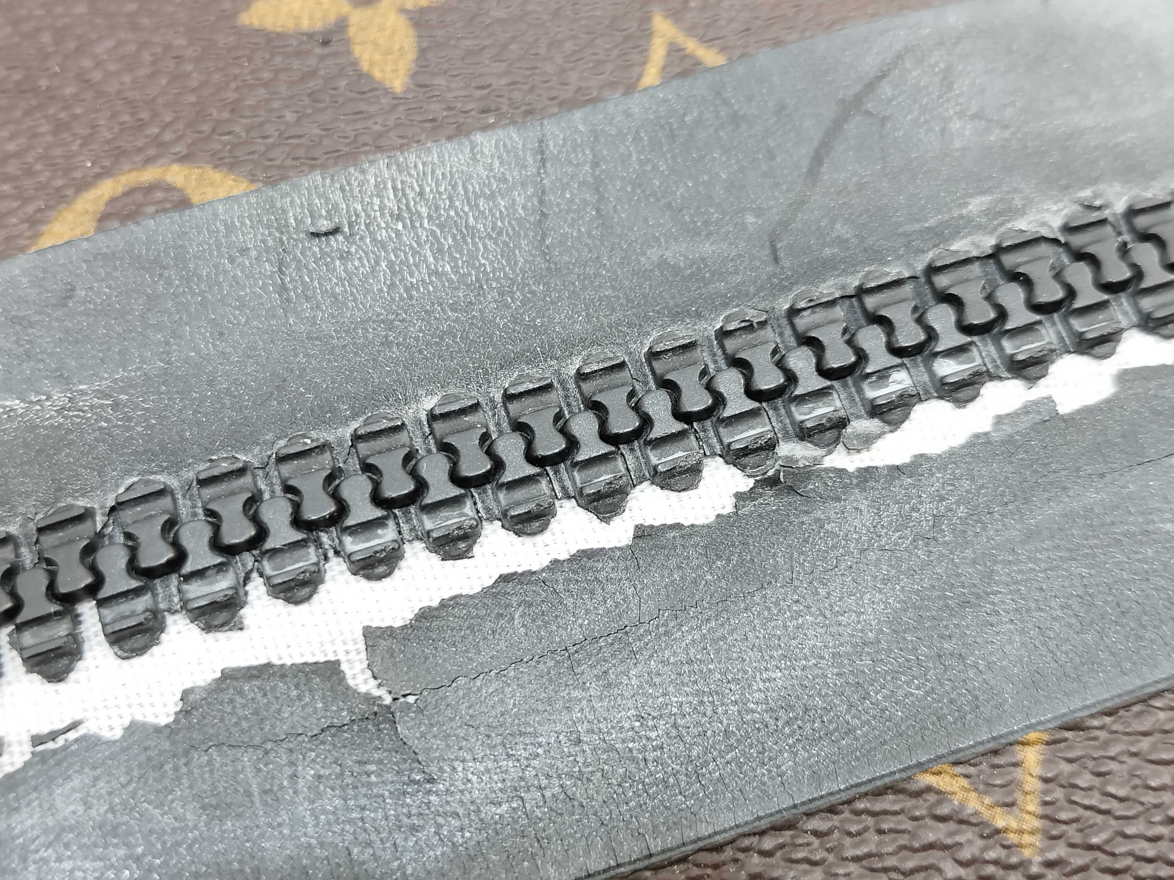 Waterproof Keepall Bandouliere 55, Monogram — view 17