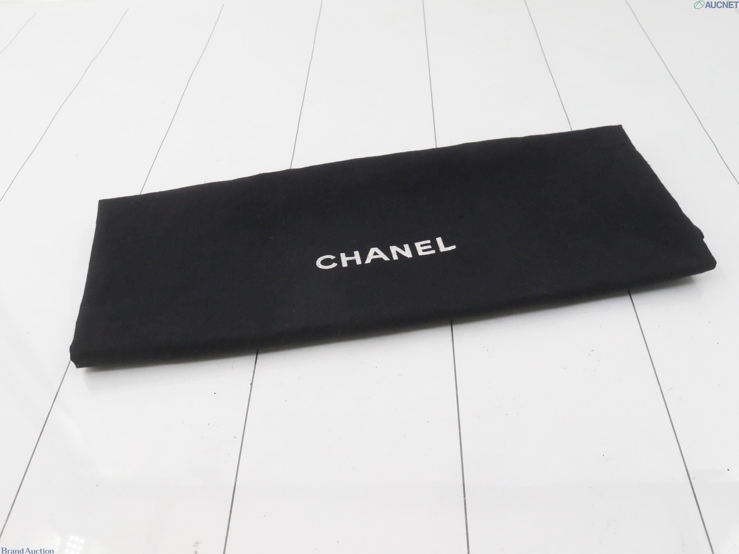 Vintage Patent Leather Structured Shoulder Bag — view 8