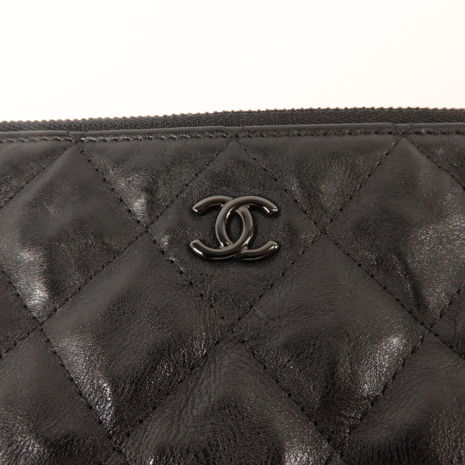 So Black Crumpled Calfskin Quilted Medium Cosmetic Case/Pouch — view 10