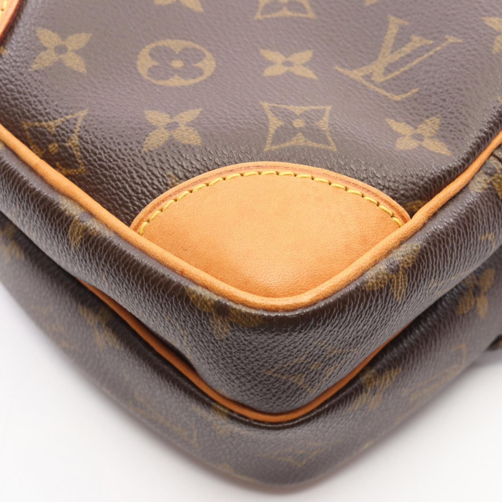 Amazone, Monogram — view 6