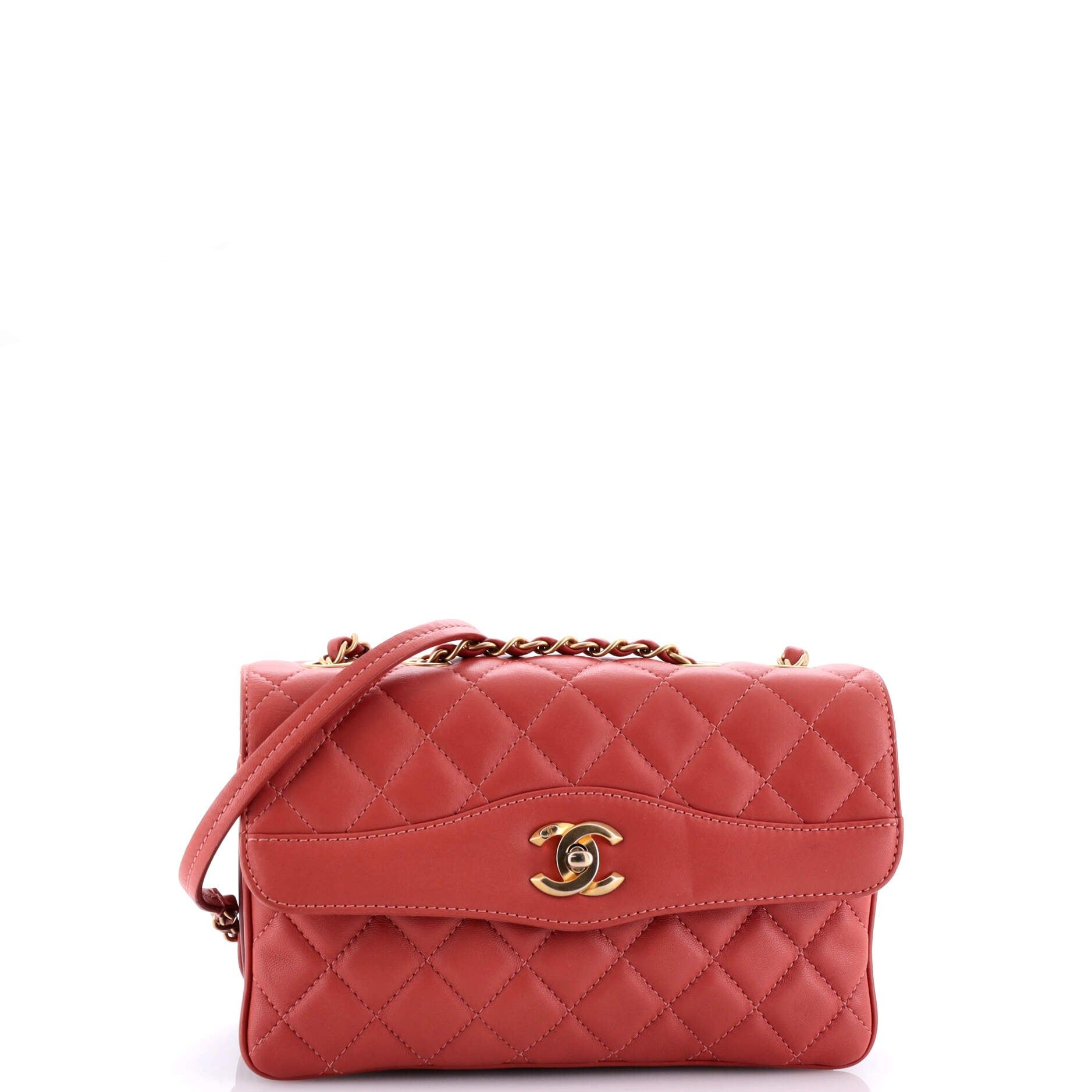 Vintage Daily Companion Medium Pink/Red Lambskin Quilted Leather Aged Gold — view 2