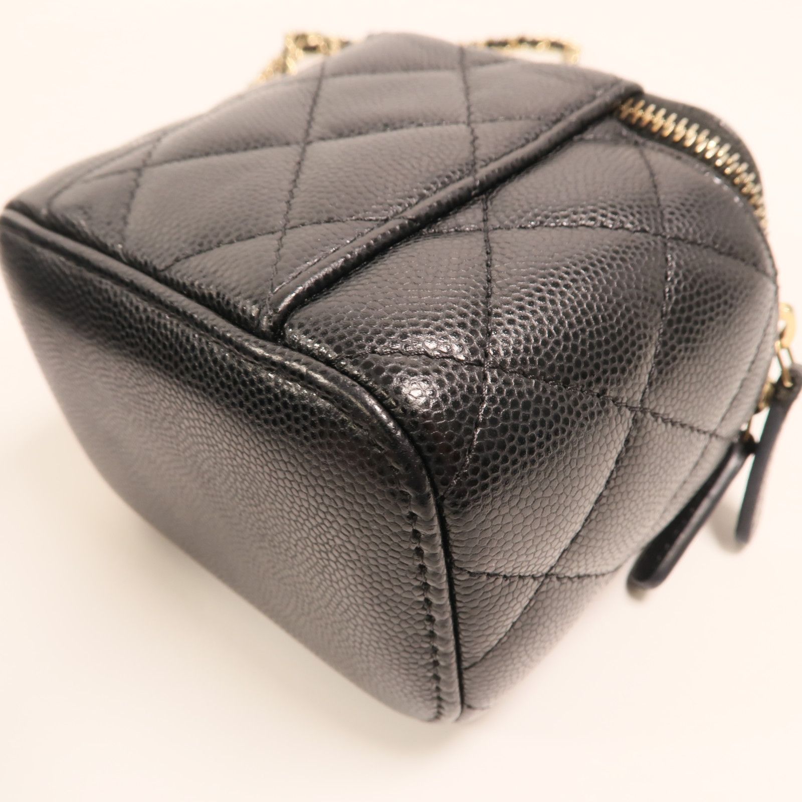 Black Caviar Vanity Case with Chain — view 12