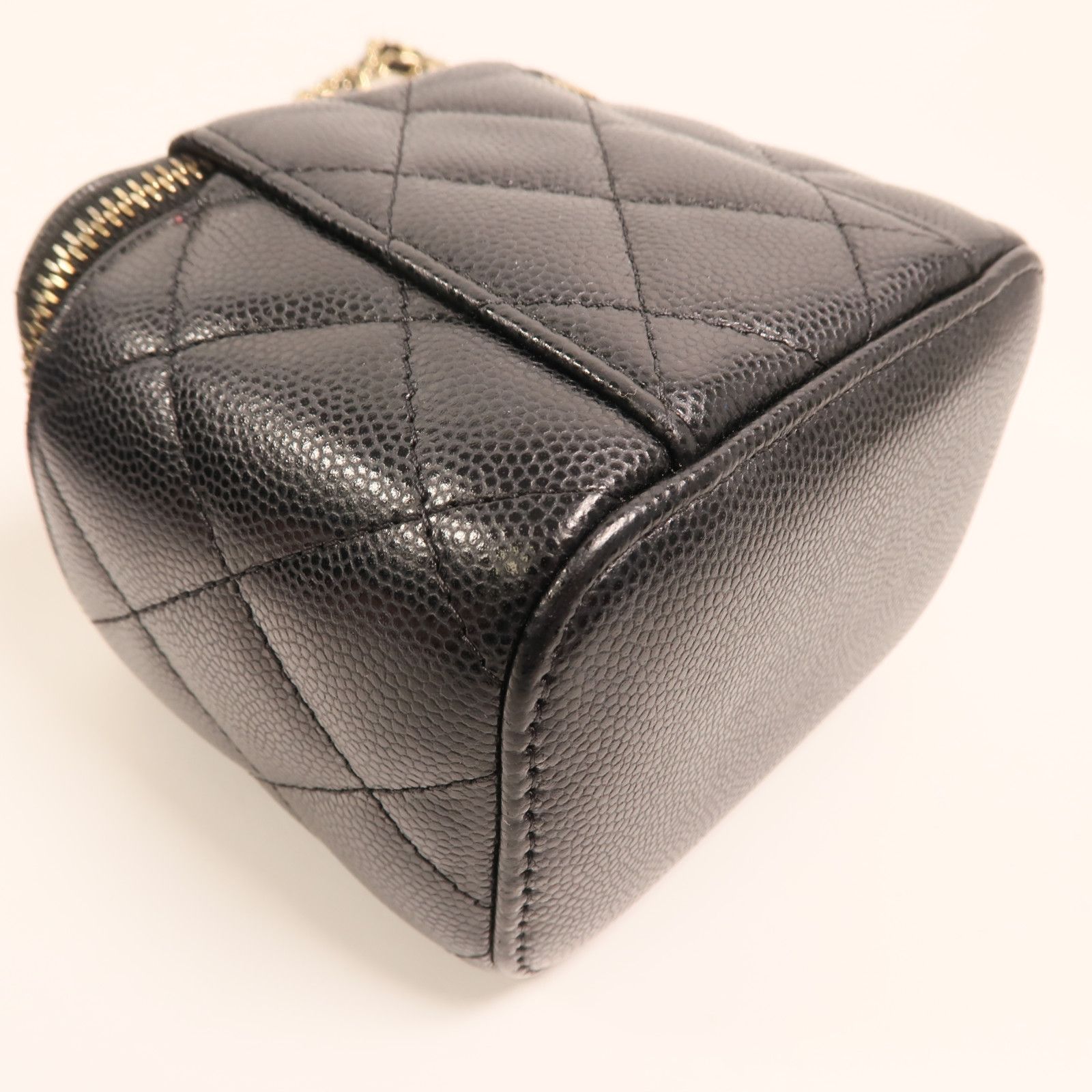 Black Caviar Vanity Case with Chain — view 13