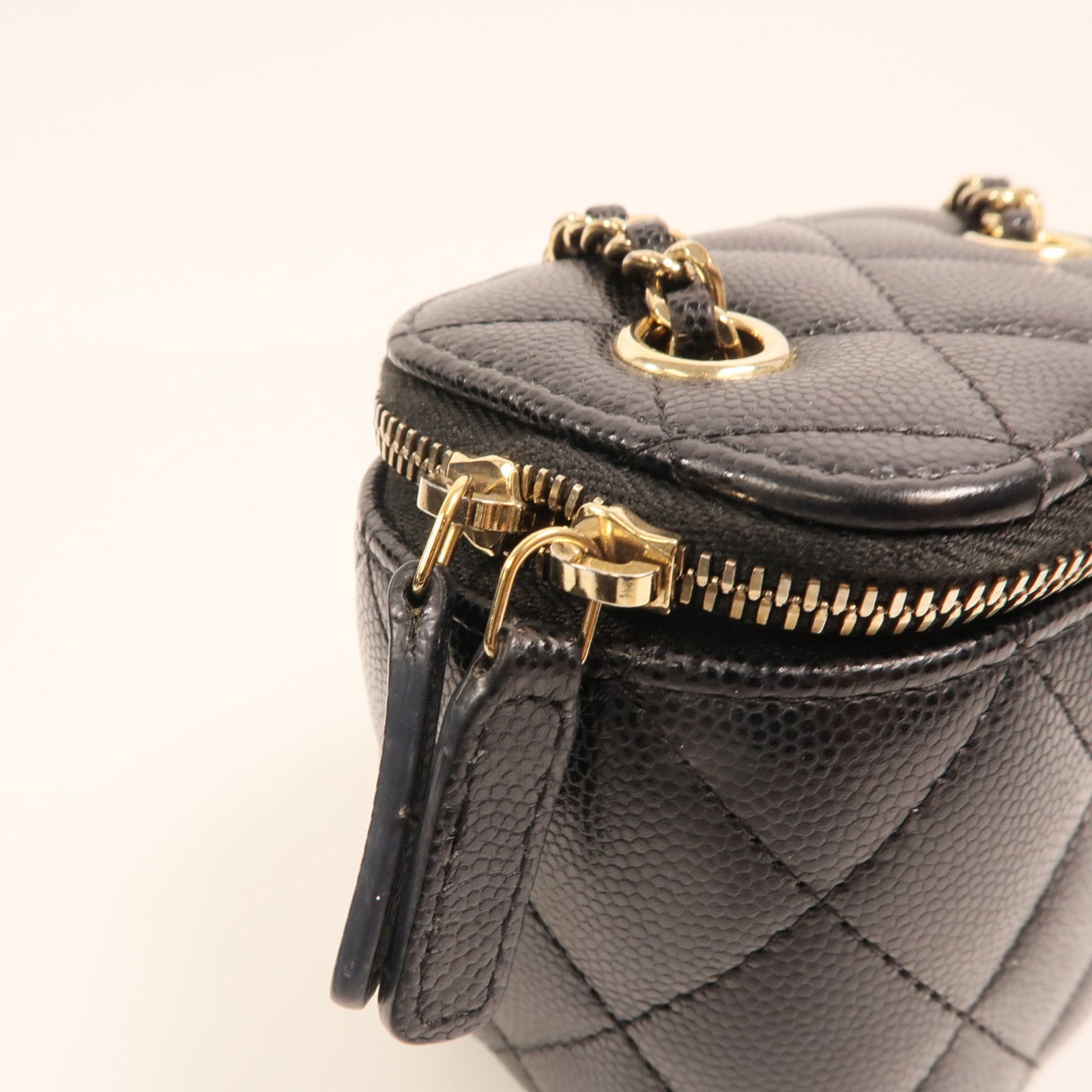 Black Caviar Vanity Case with Chain — view 14