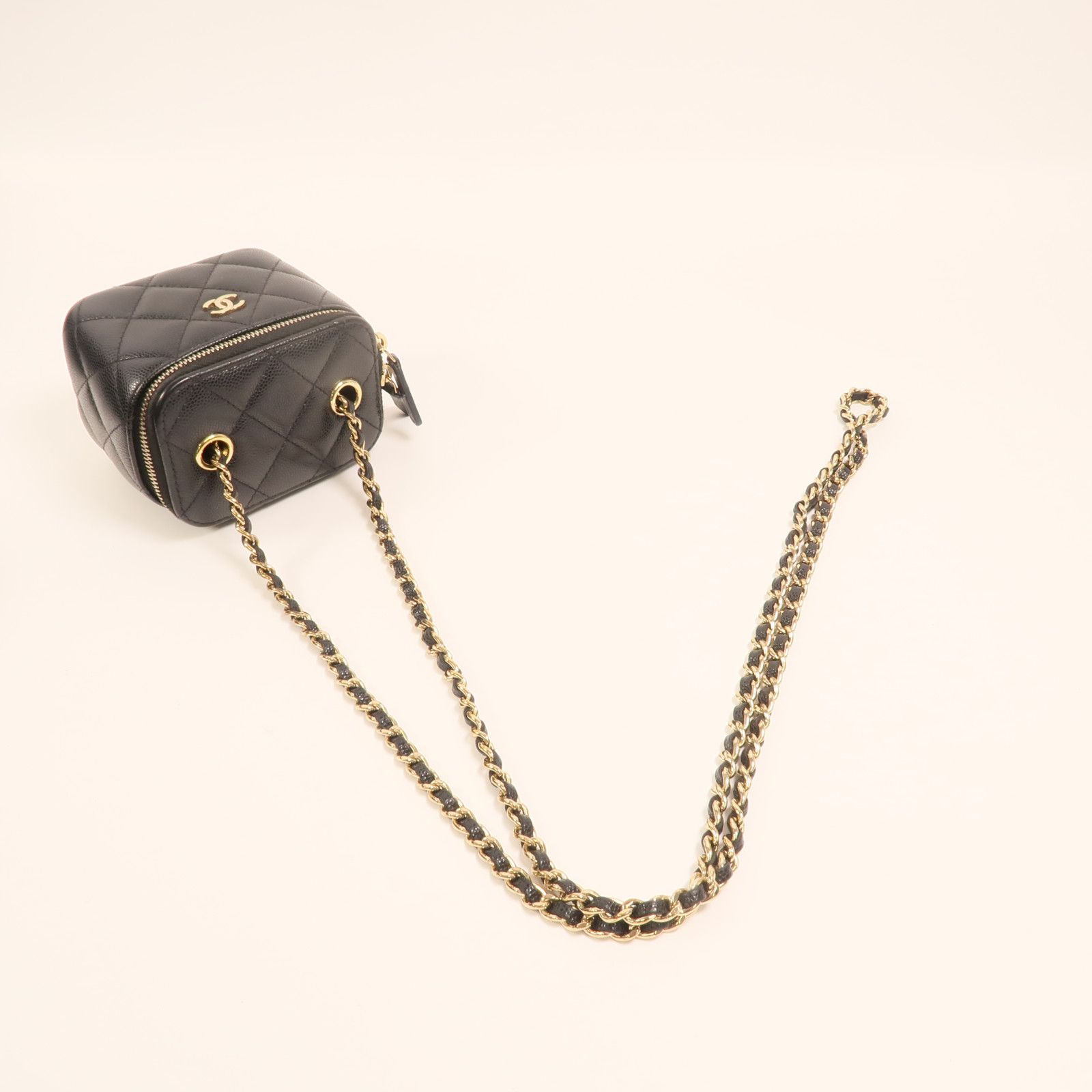 Black Caviar Vanity Case with Chain — view 8
