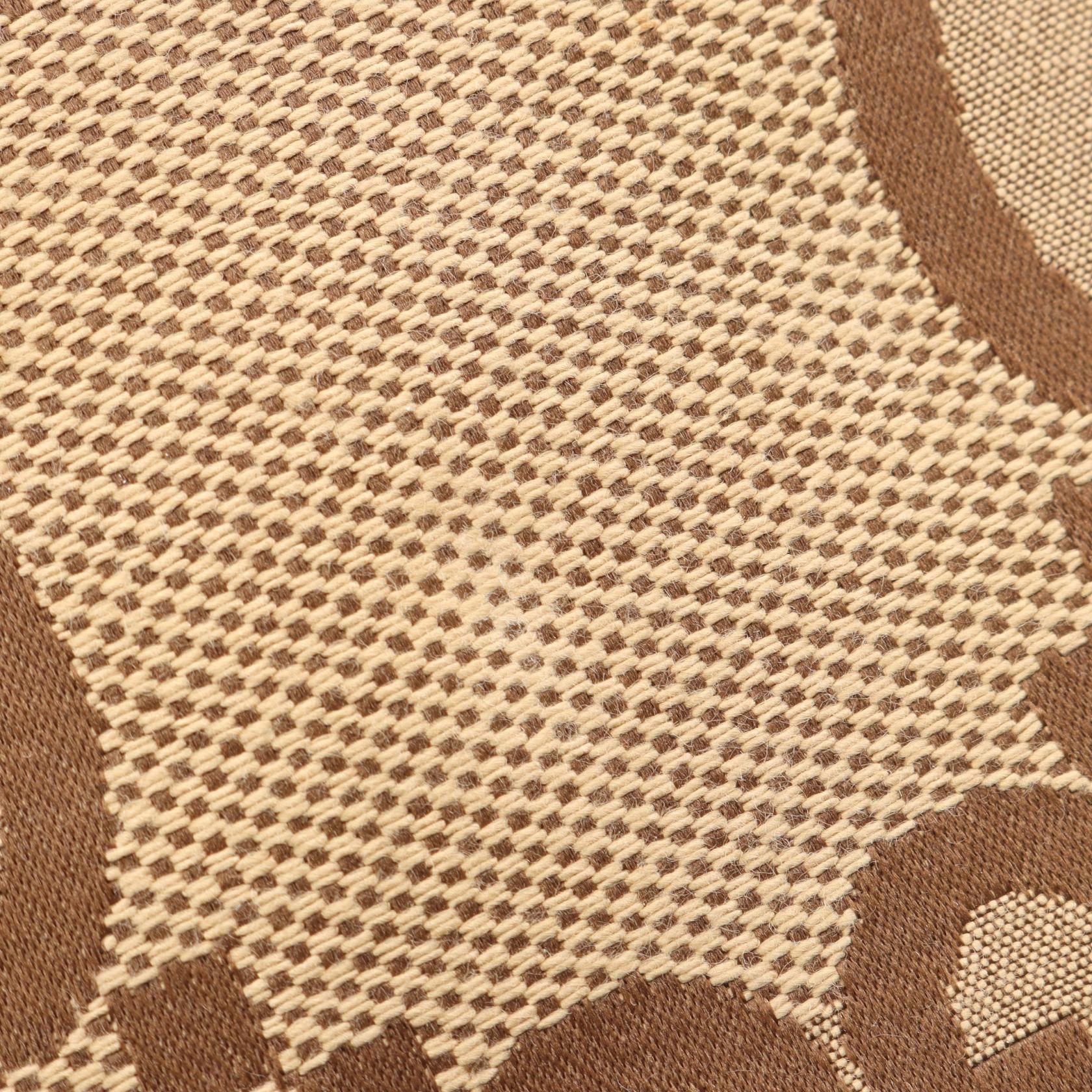 660195, Neutral — view 10