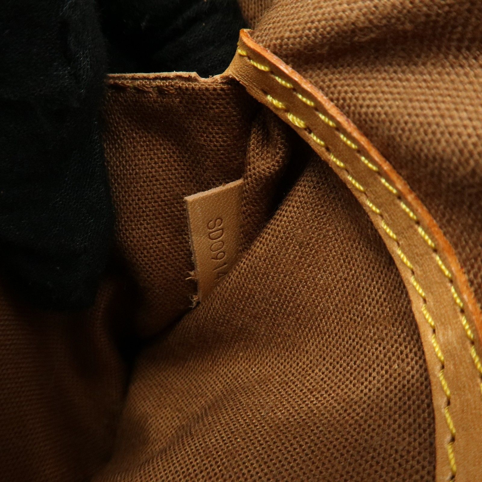 Alma PM, Monogram — view 24