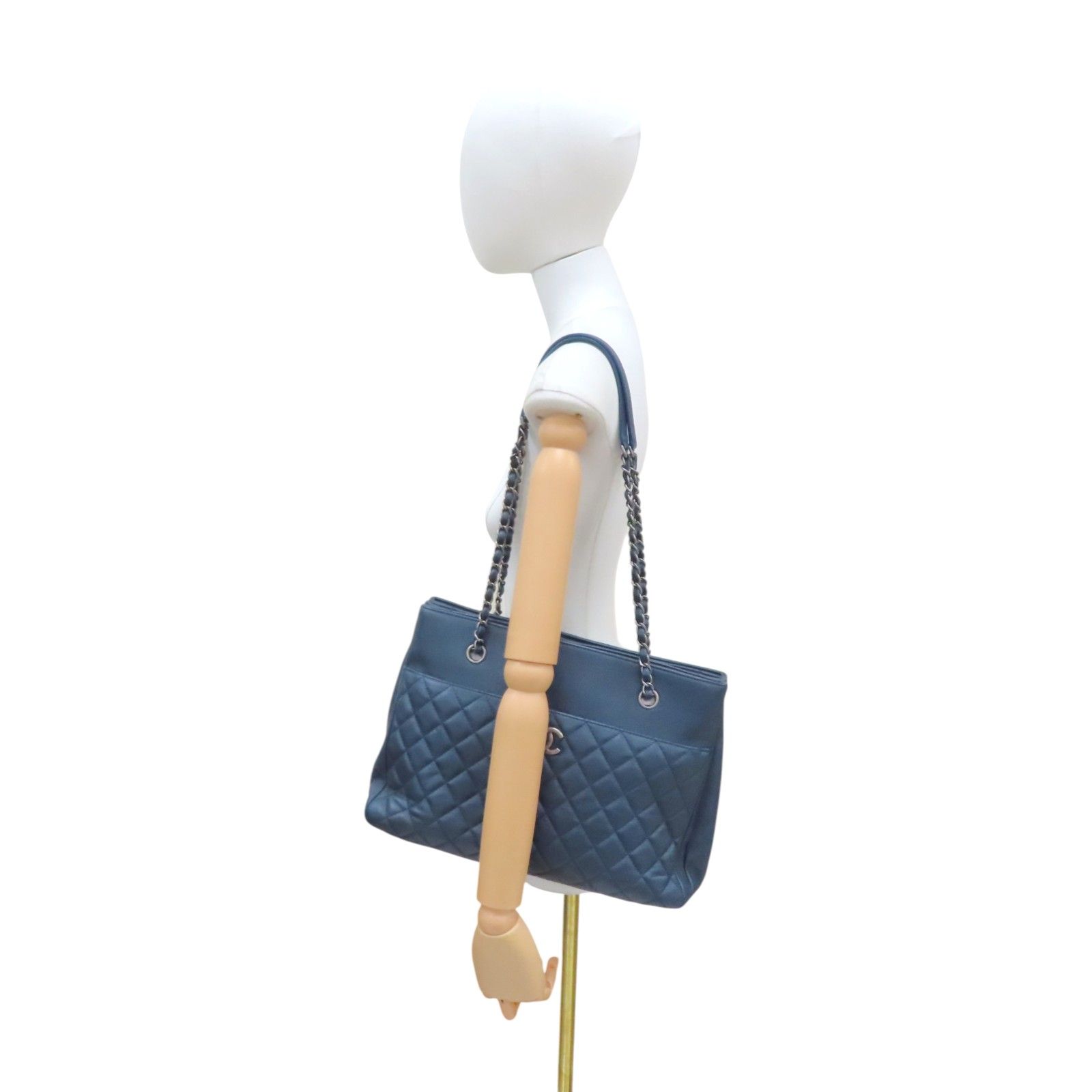 Caviar Quilted and Smooth Leather Shopping Tote — view 14