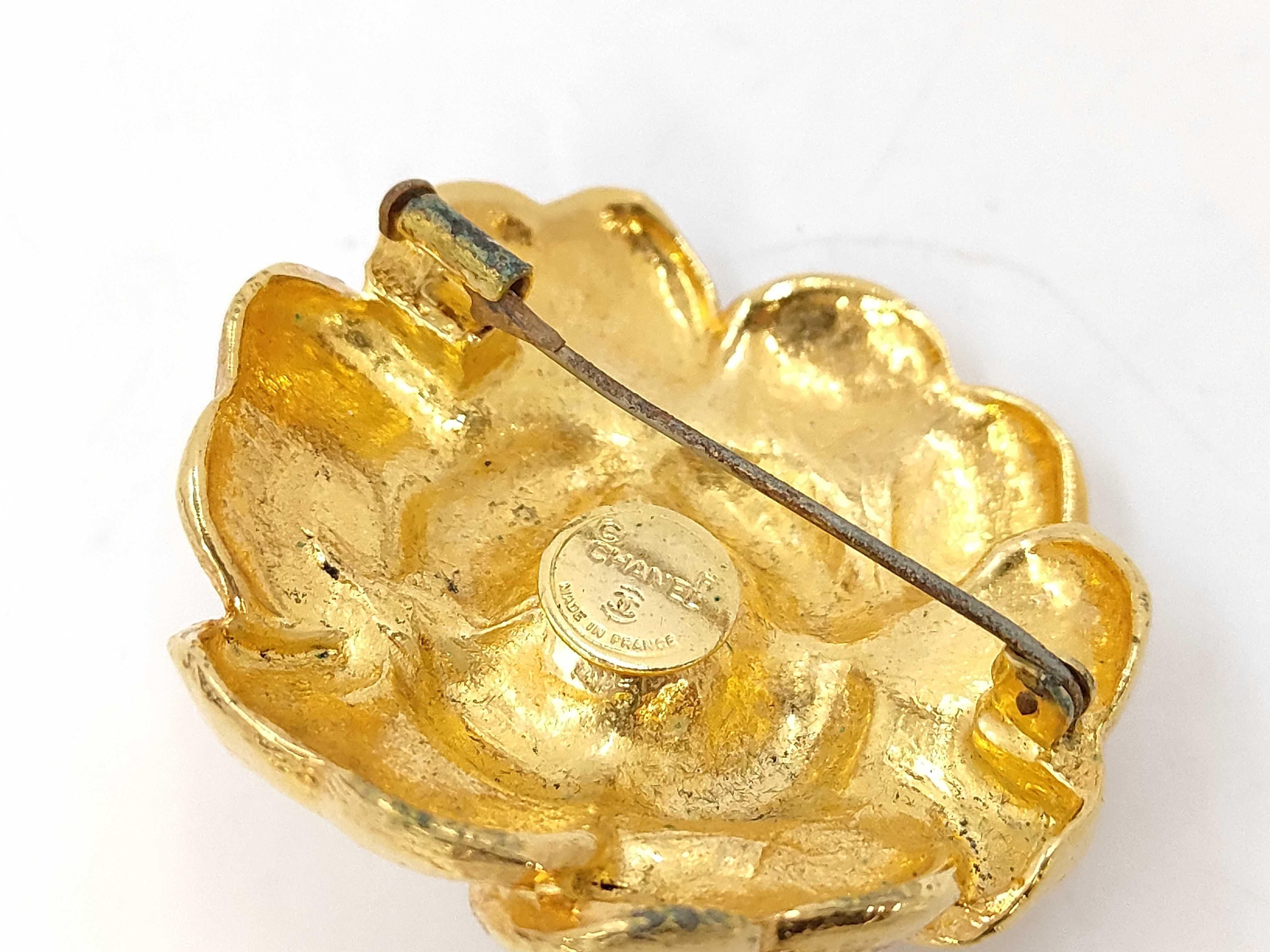 Camellia Gold Brooch — view 3