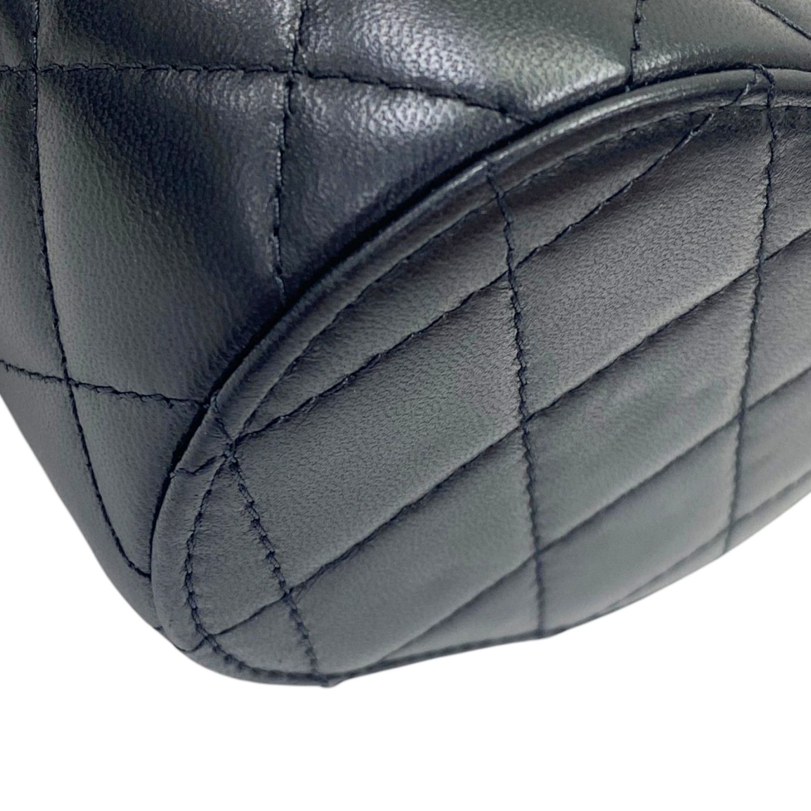 Lambskin Elegant Chain Tubular Vanity Case Shoulder Bag — view 8
