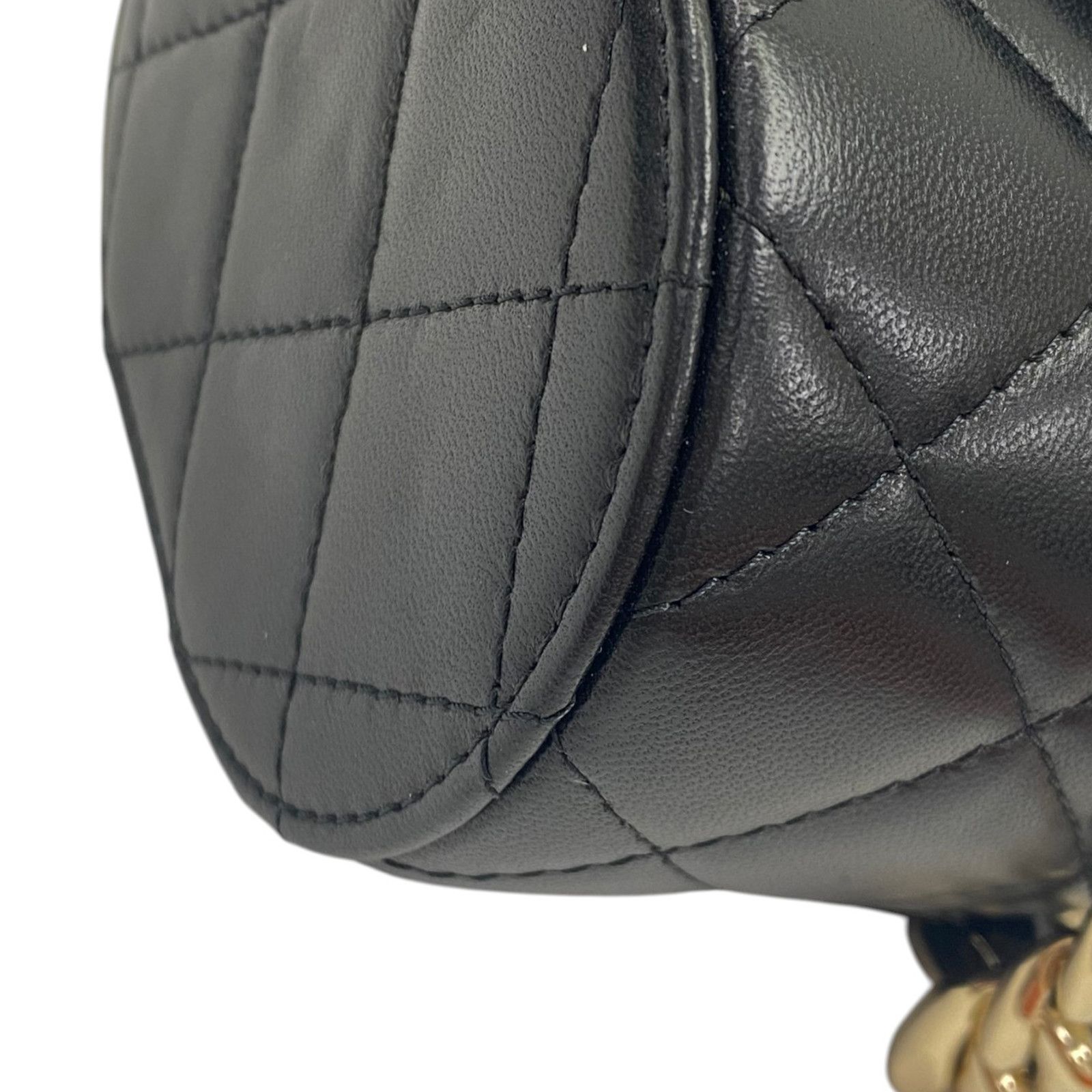 Lambskin Elegant Chain Tubular Vanity Case Shoulder Bag — view 9
