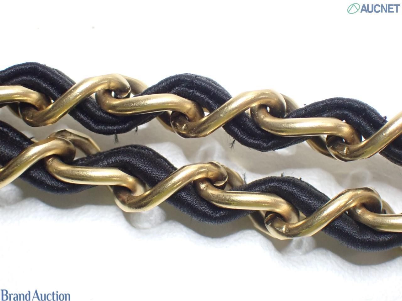 Matelasse Satin chain Turn lock in Black — view 7