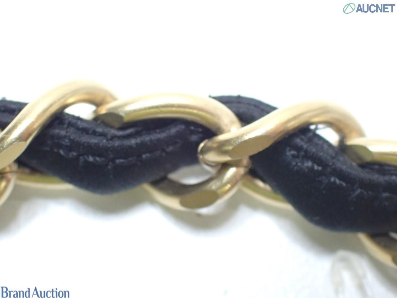 Matelasse Satin chain Turn lock in Black — view 8