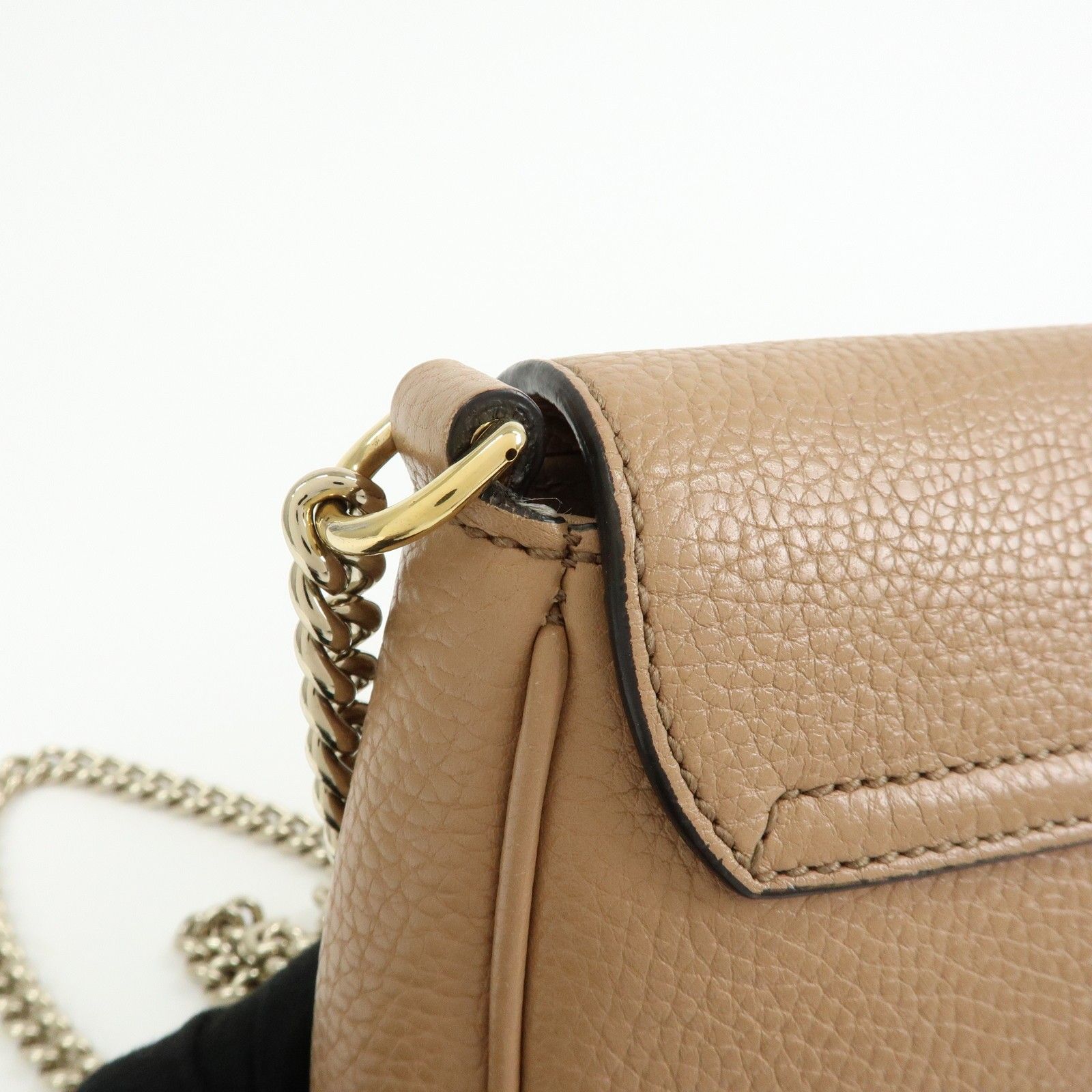 SOHO Leather Chain Shoulder Bag Crossbody Bag Beige 536224 — view 15