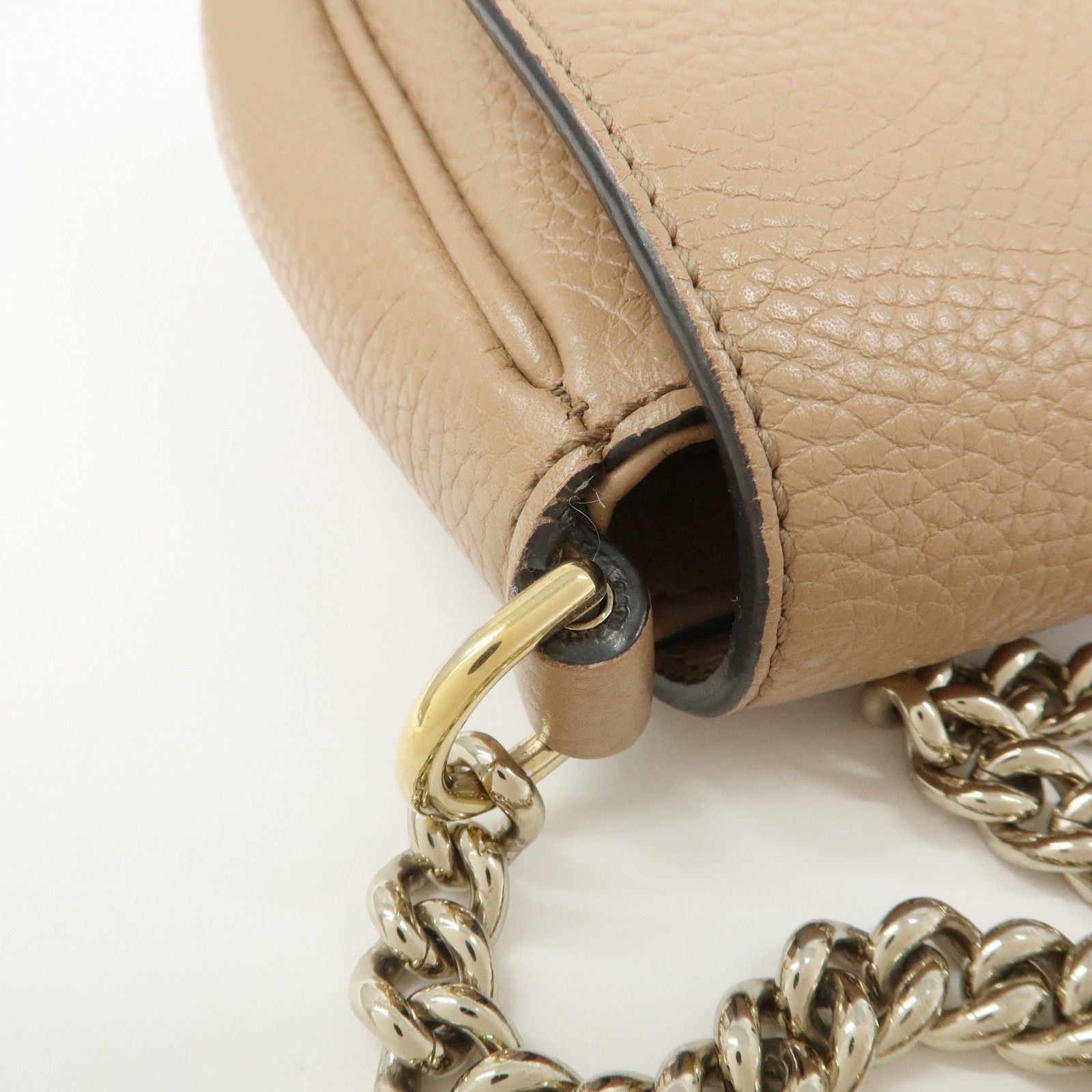 SOHO Leather Chain Shoulder Bag Crossbody Bag Beige 536224 — view 8