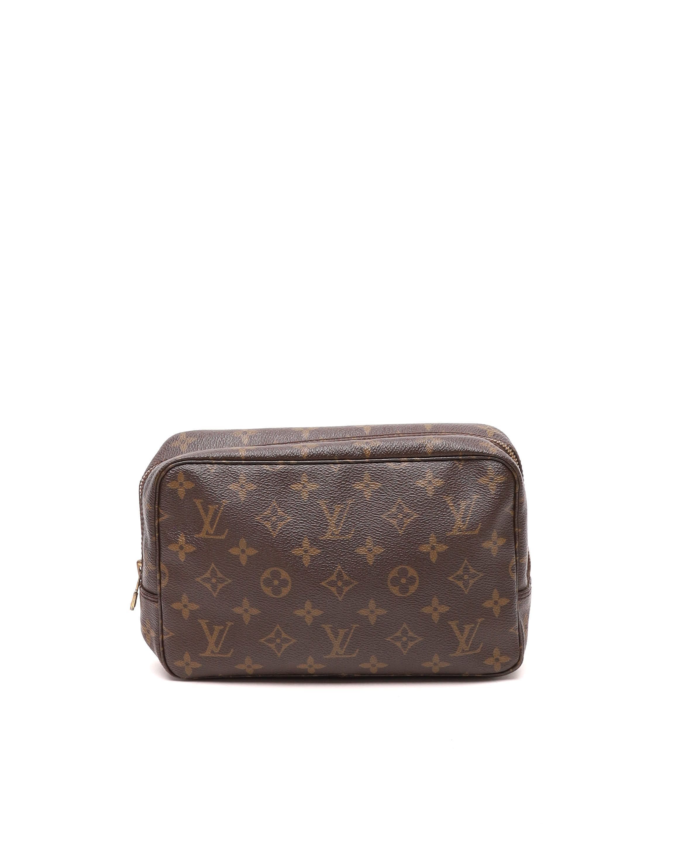 Trousse Toilette 23, Monogram — view 2