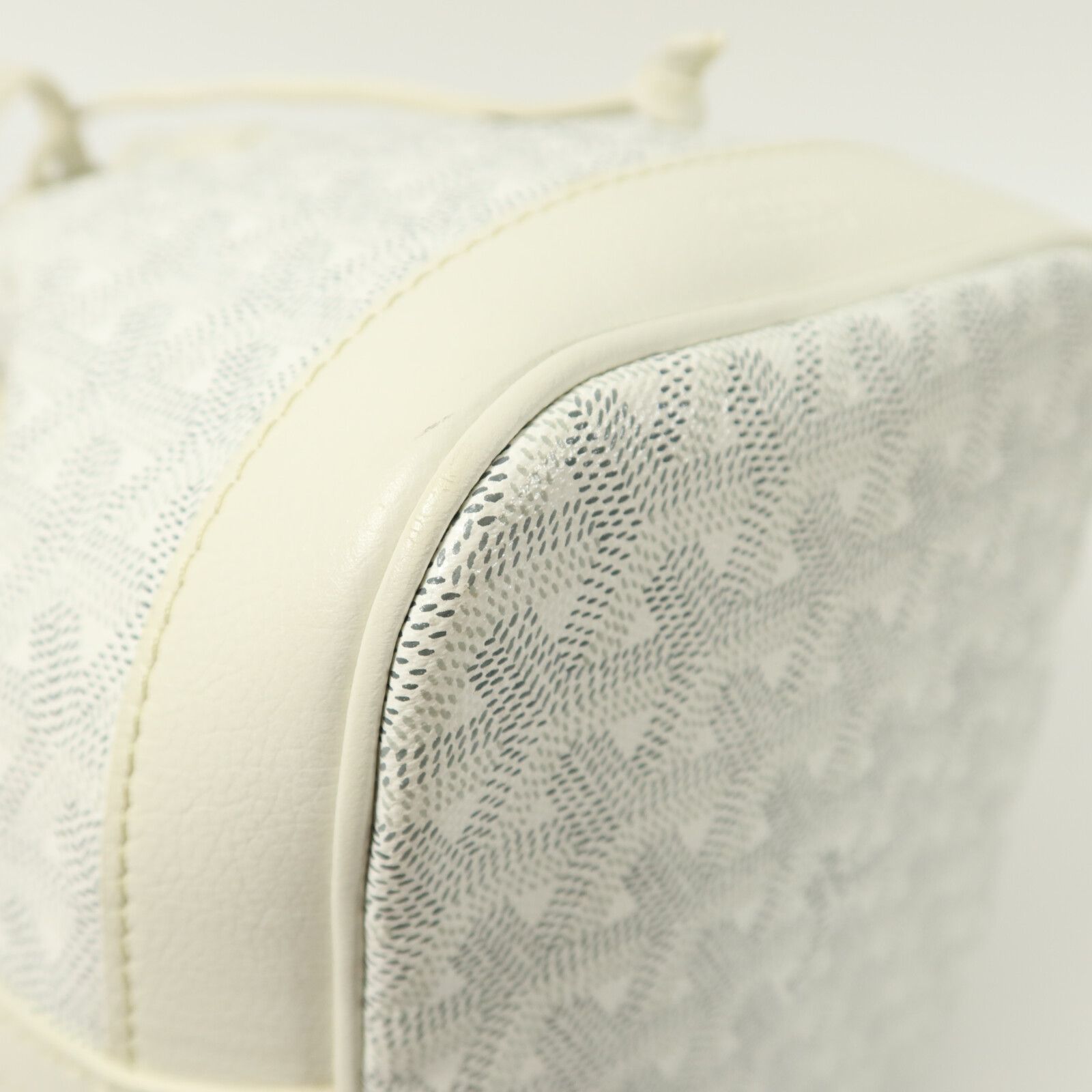 Petit Flot Bucket Shoulder Bag — view 13