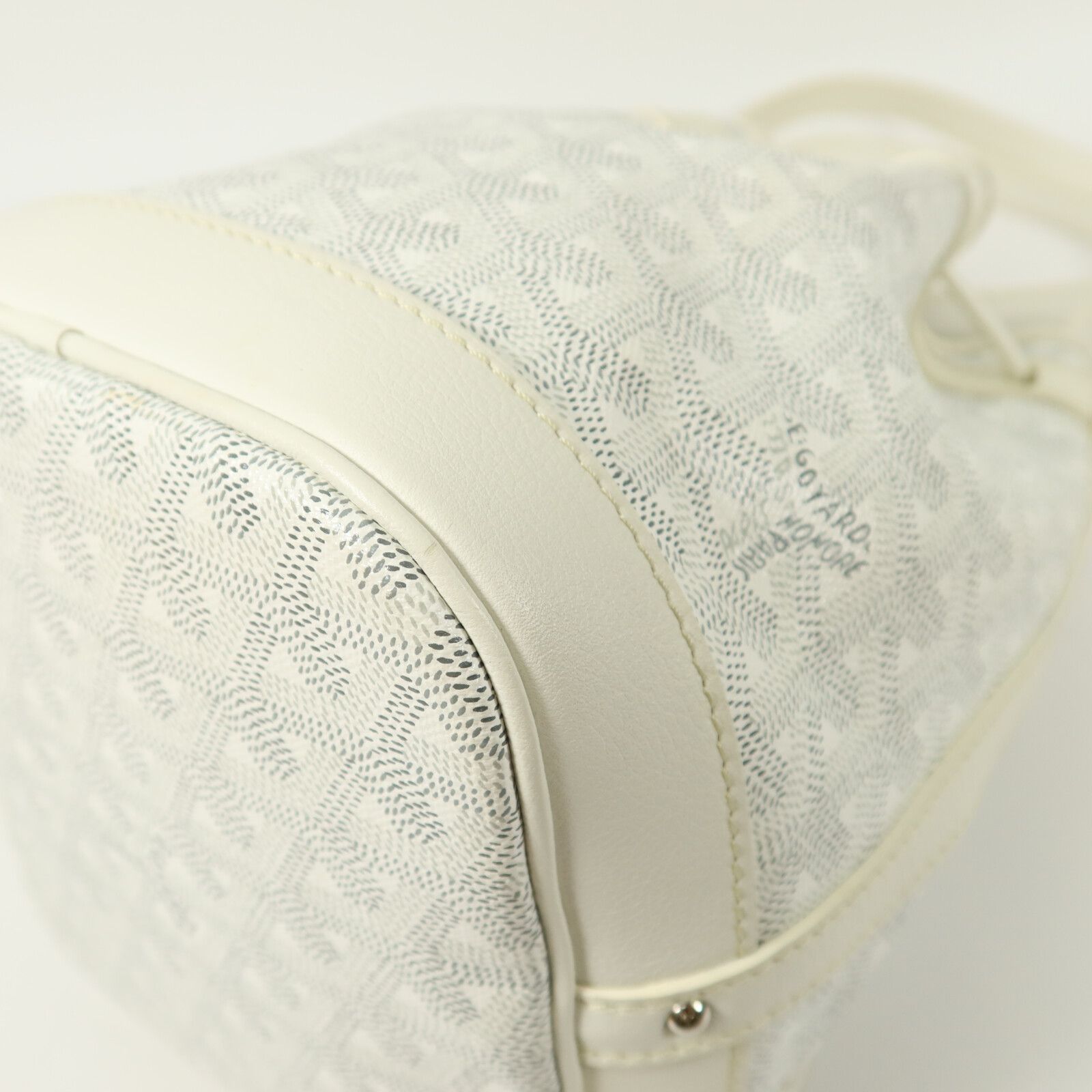 Petit Flot Bucket Shoulder Bag — view 14