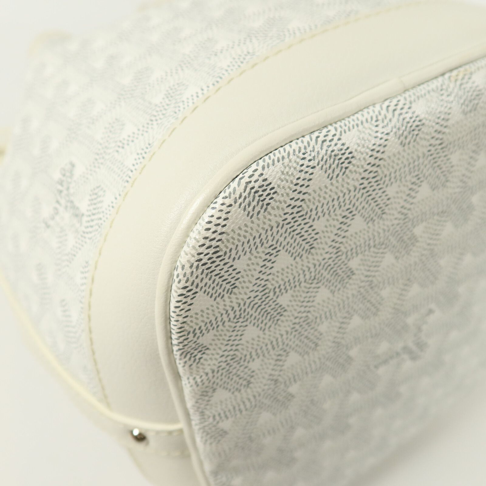 Petit Flot Bucket Shoulder Bag — view 15