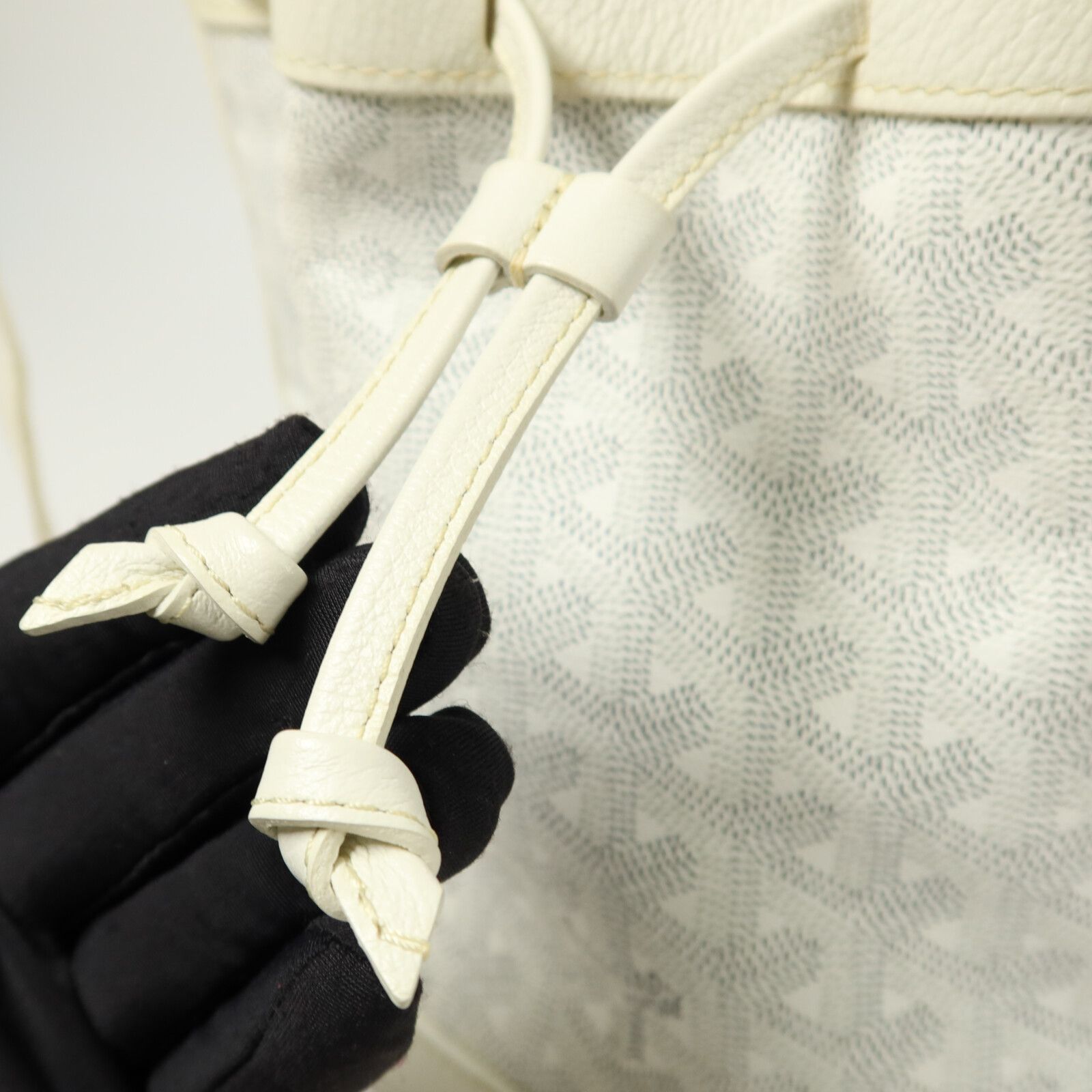 Petit Flot Bucket Shoulder Bag — view 7