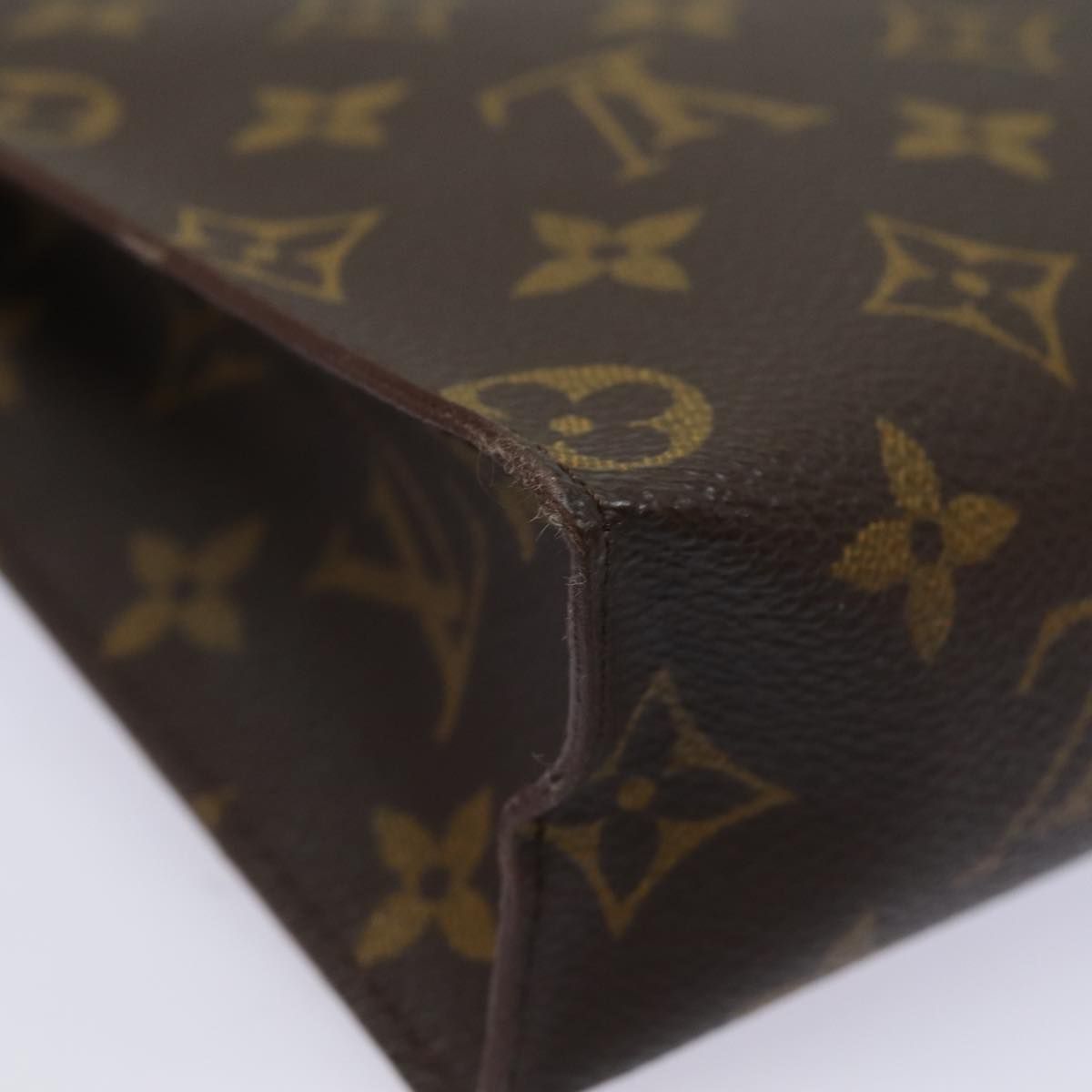 Poche Toilette 26, Monogram — view 15