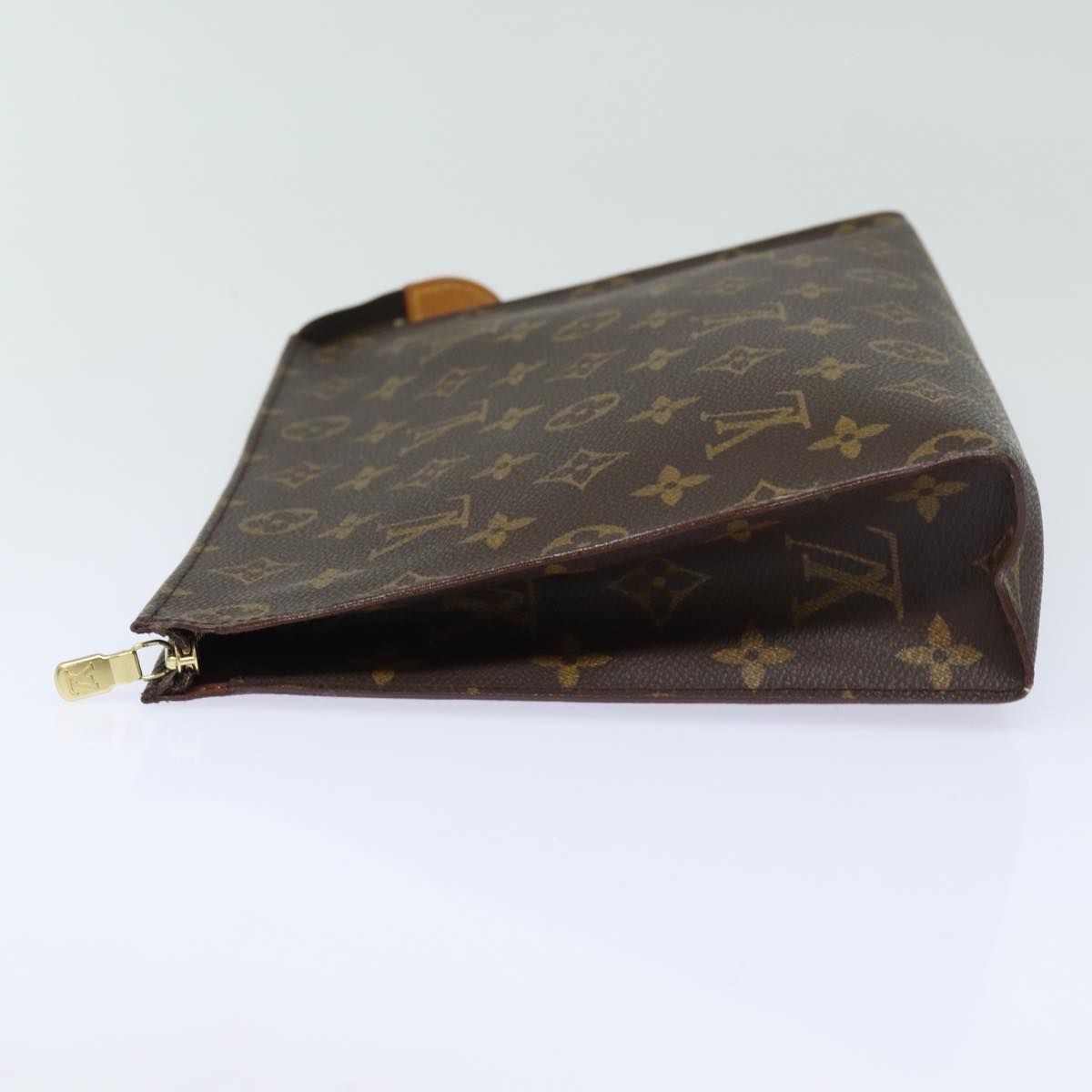 Poche Toilette 26, Monogram — view 3