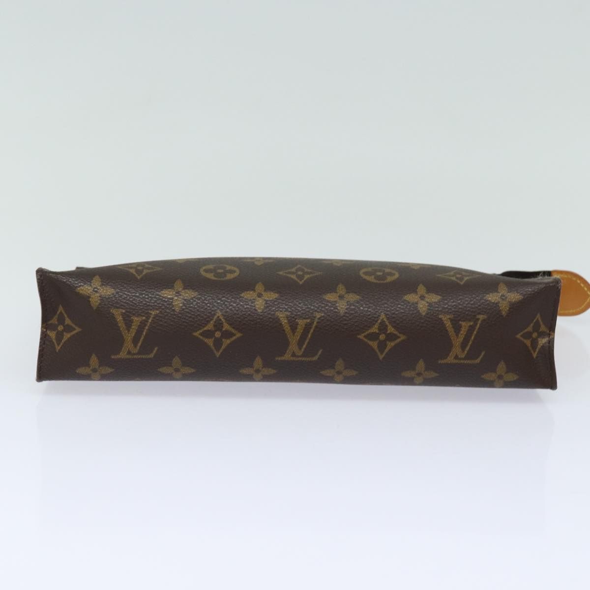 Poche Toilette 26, Monogram — view 6