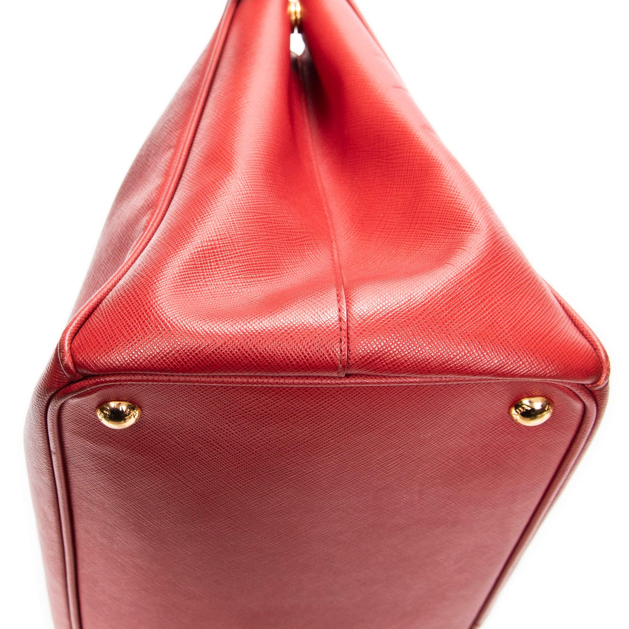 Large Open Tote Red Saffiano Leather Gold — view 8