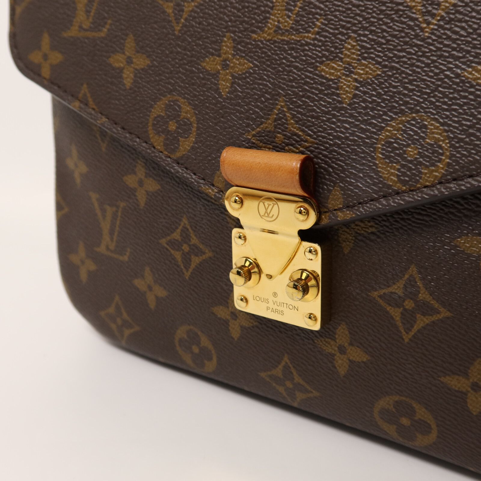 Pochette Metis, Monogram — view 8